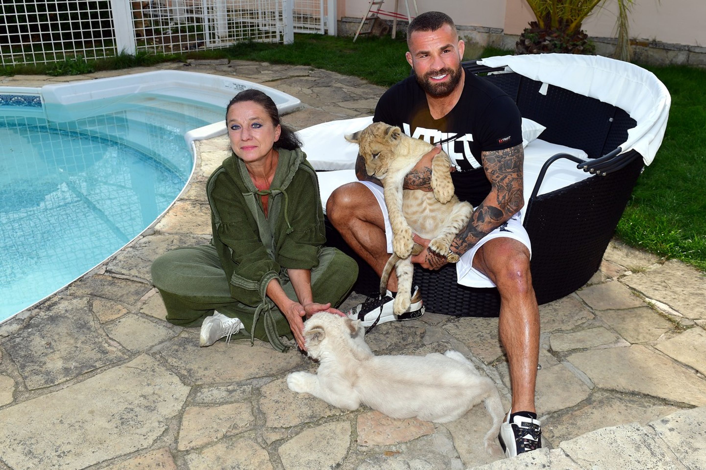 Terezie Holovská, Karlos Vémola a lvíčata Elsa a Maruška - Karlos Vémola (1/14)
