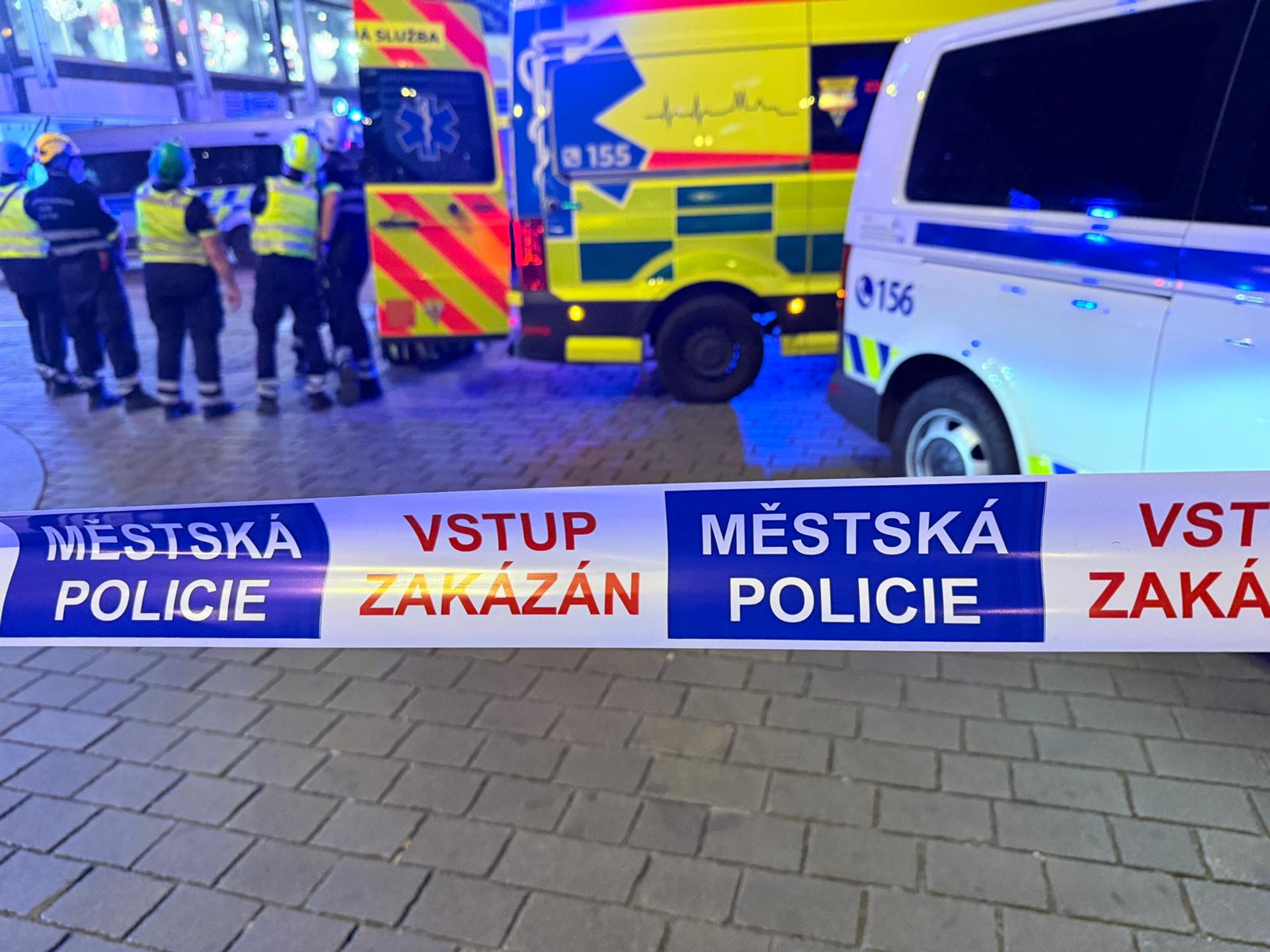 Noční požár a zásah hasičů na Václavském náměstí - Noční požár a zásah hasičů na Václavském náměstí (10/13)