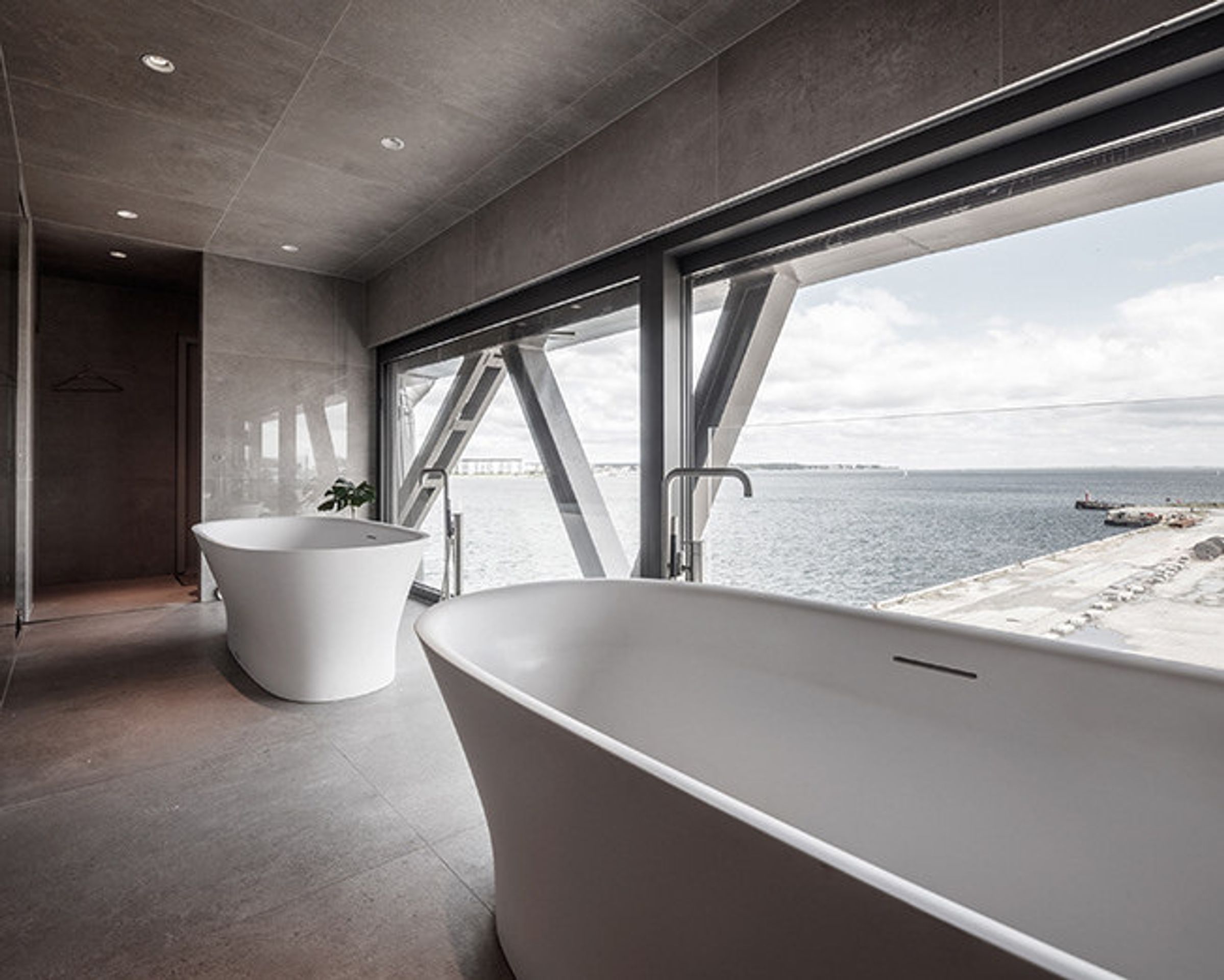 Starý jeřáb přestavěný na luxusní bydlení - 2 - GALERIE: Starý jeřáb přestavěný na luxusní bydlení (2/16)