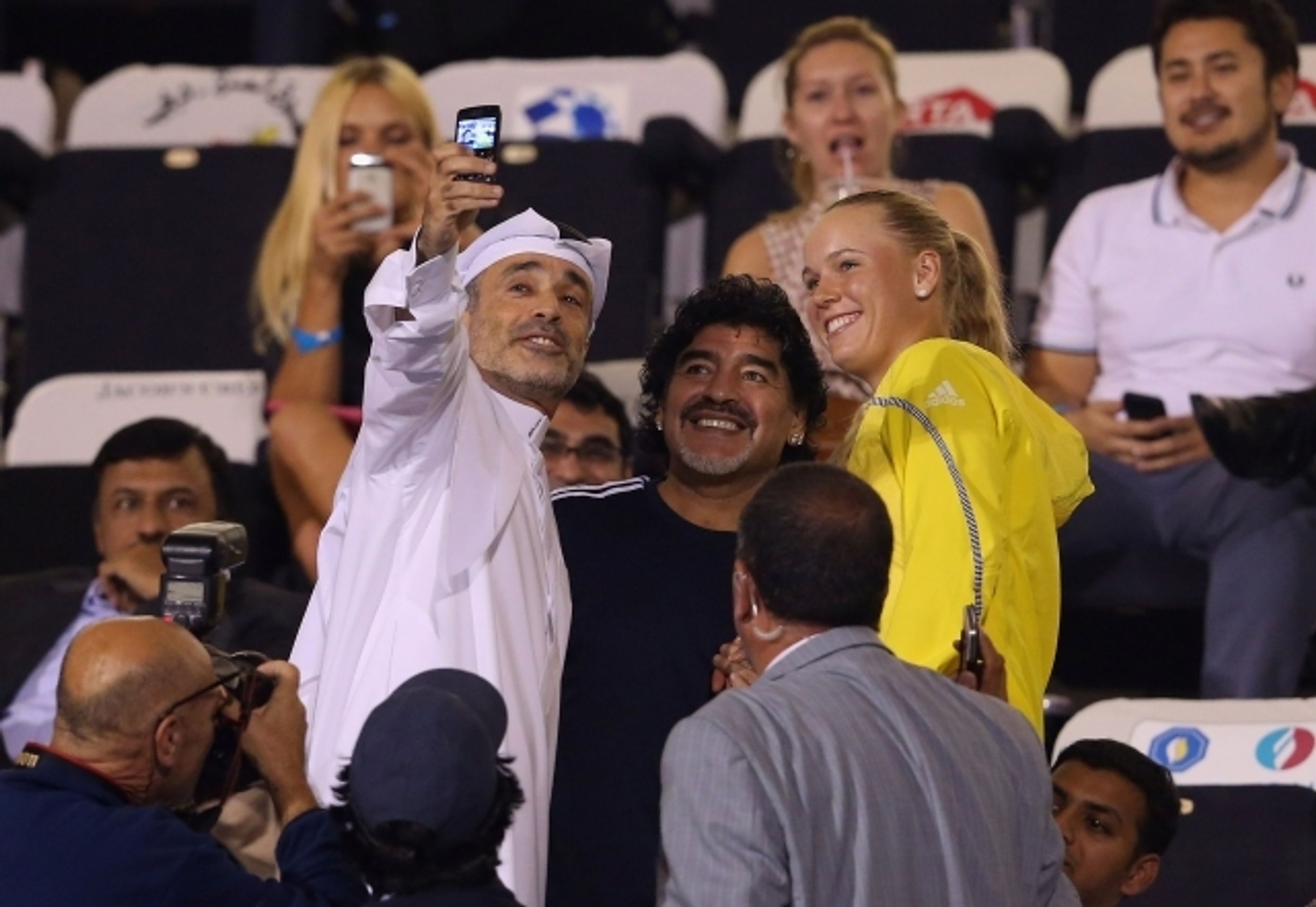 Diego Maradona se v Dubaji setkal s Caroline Wozniackou - 4 - GALERIE: Diego Maradona se v Dubaji potkal s Caroline Wozniackou (1/6)