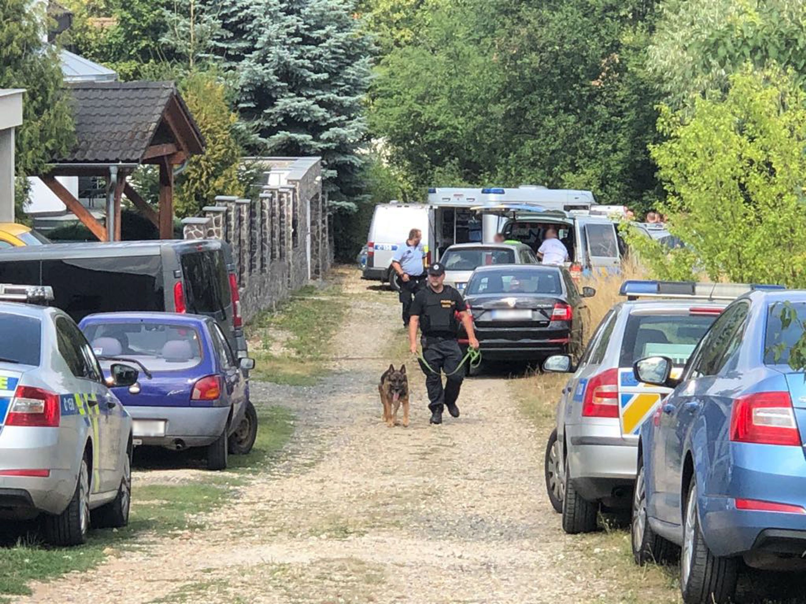 Střelba v obci Nová Hospoda u Kamenice - 1 - GALERIE: Muž podezřelý z vraždy v Kamenici se nedaleko místa činu zastřelil (5/8)