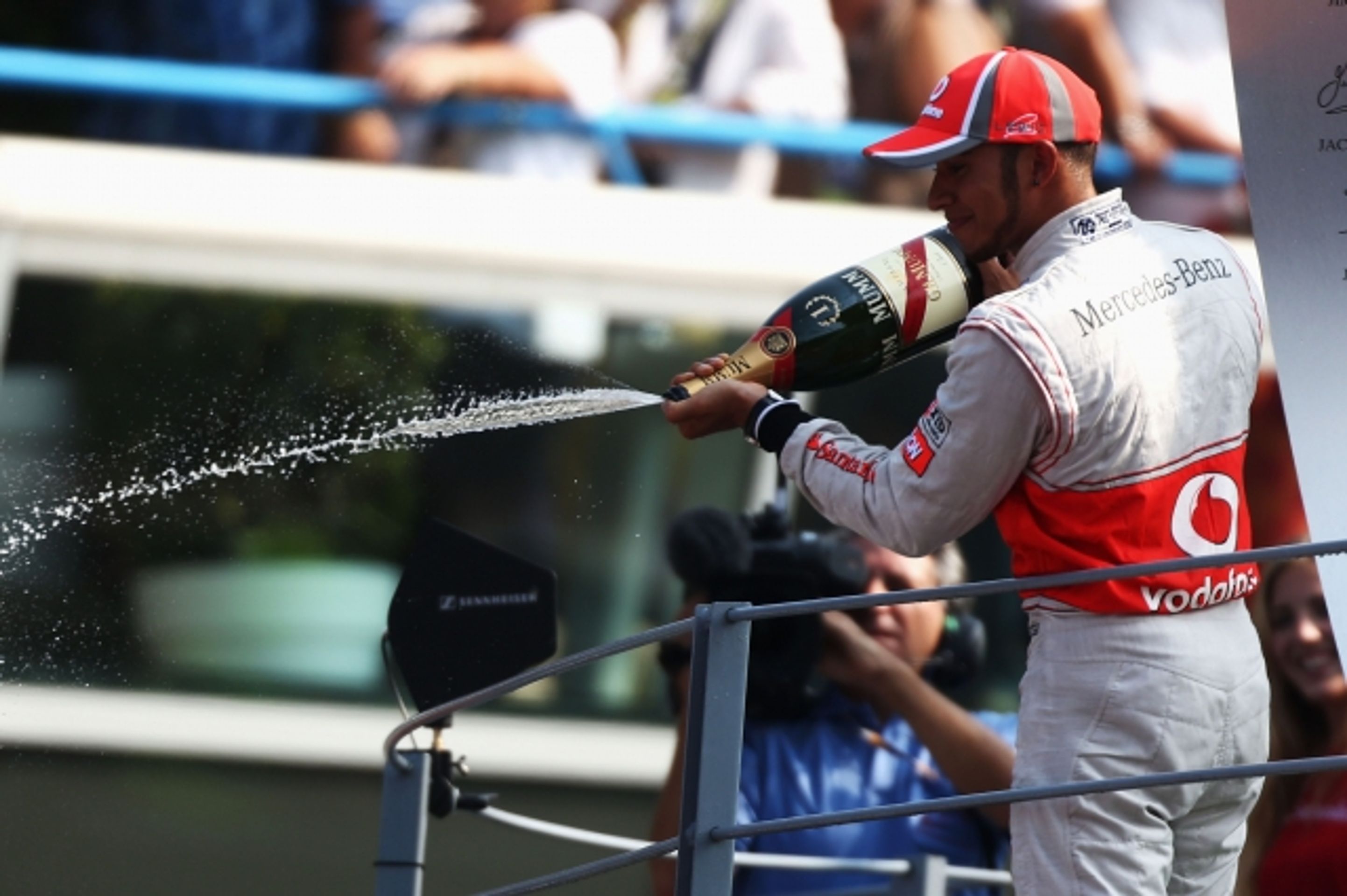 hamilton - GALERIE: Oslavy po GP Itálie F1 (11/13)