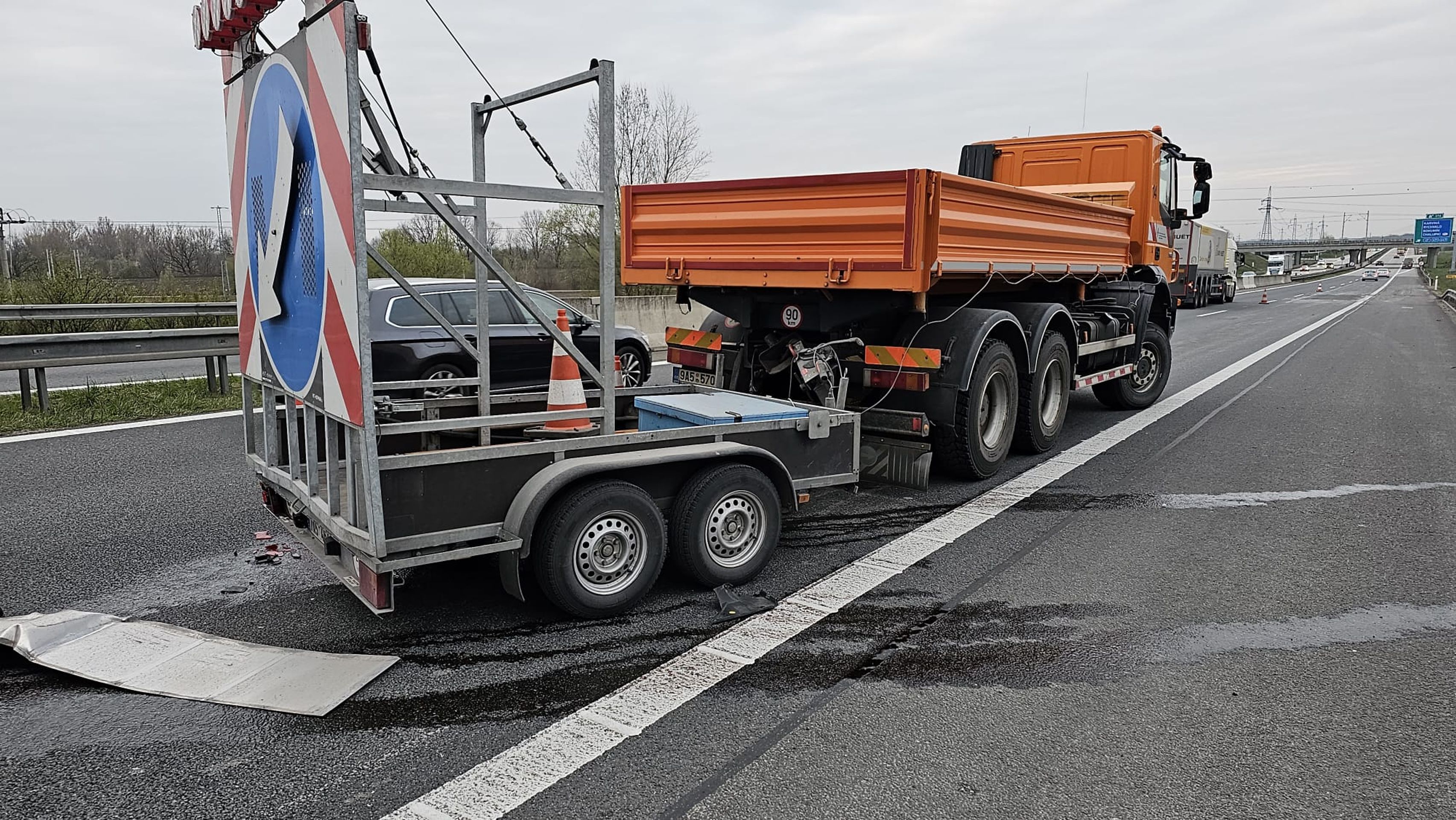 Dopravní nehoda na D1, km 369,9 směr Olomouc (2) - Dopravní nehody, které ohrozily životy pracovníků (10/12)