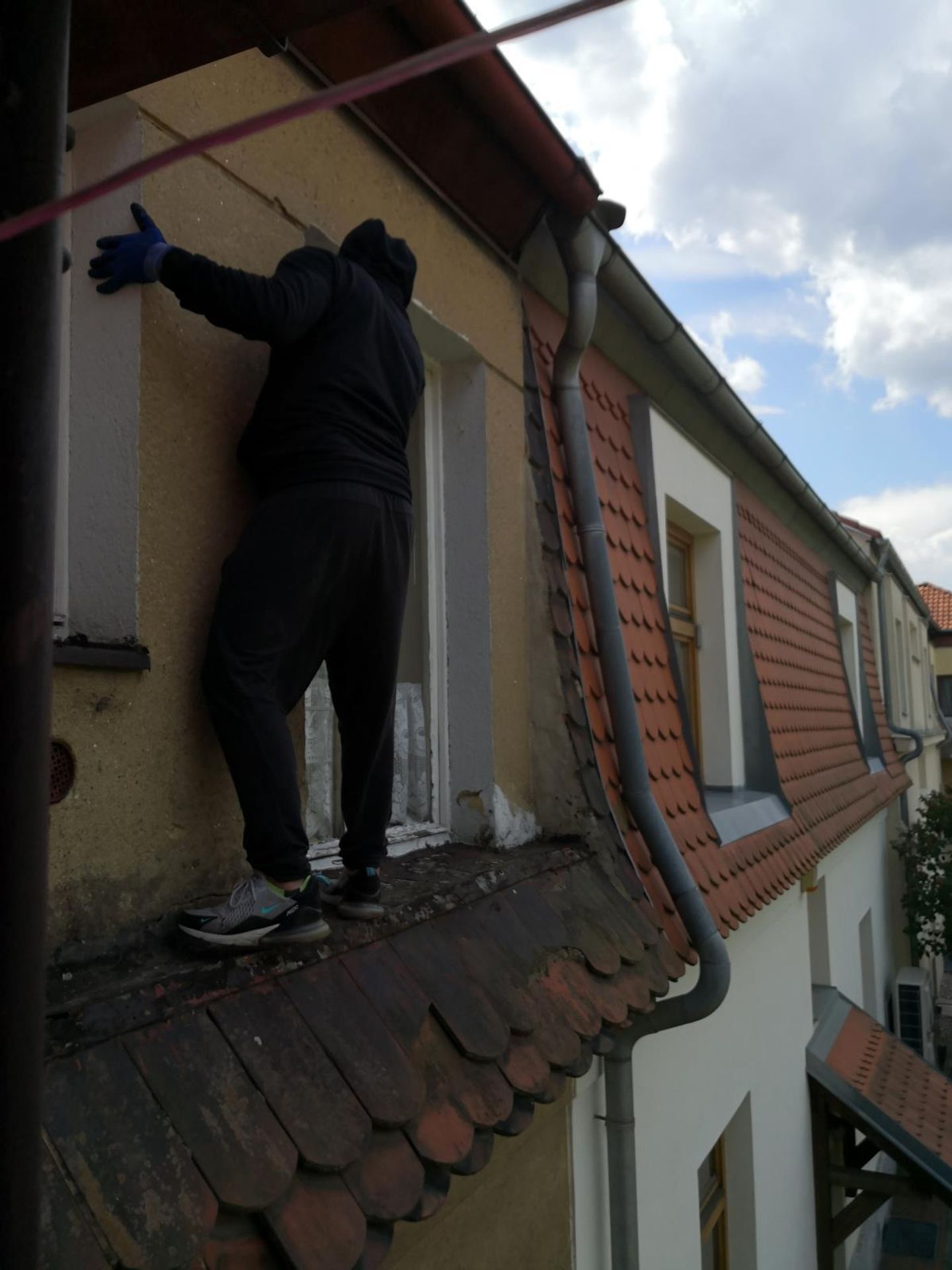 Lupiči chtěli okrást seniorku, ta je vyfotila na mobil - 1 - GALERIE: Zloději chtěli okrást důchodkyni (6/6)