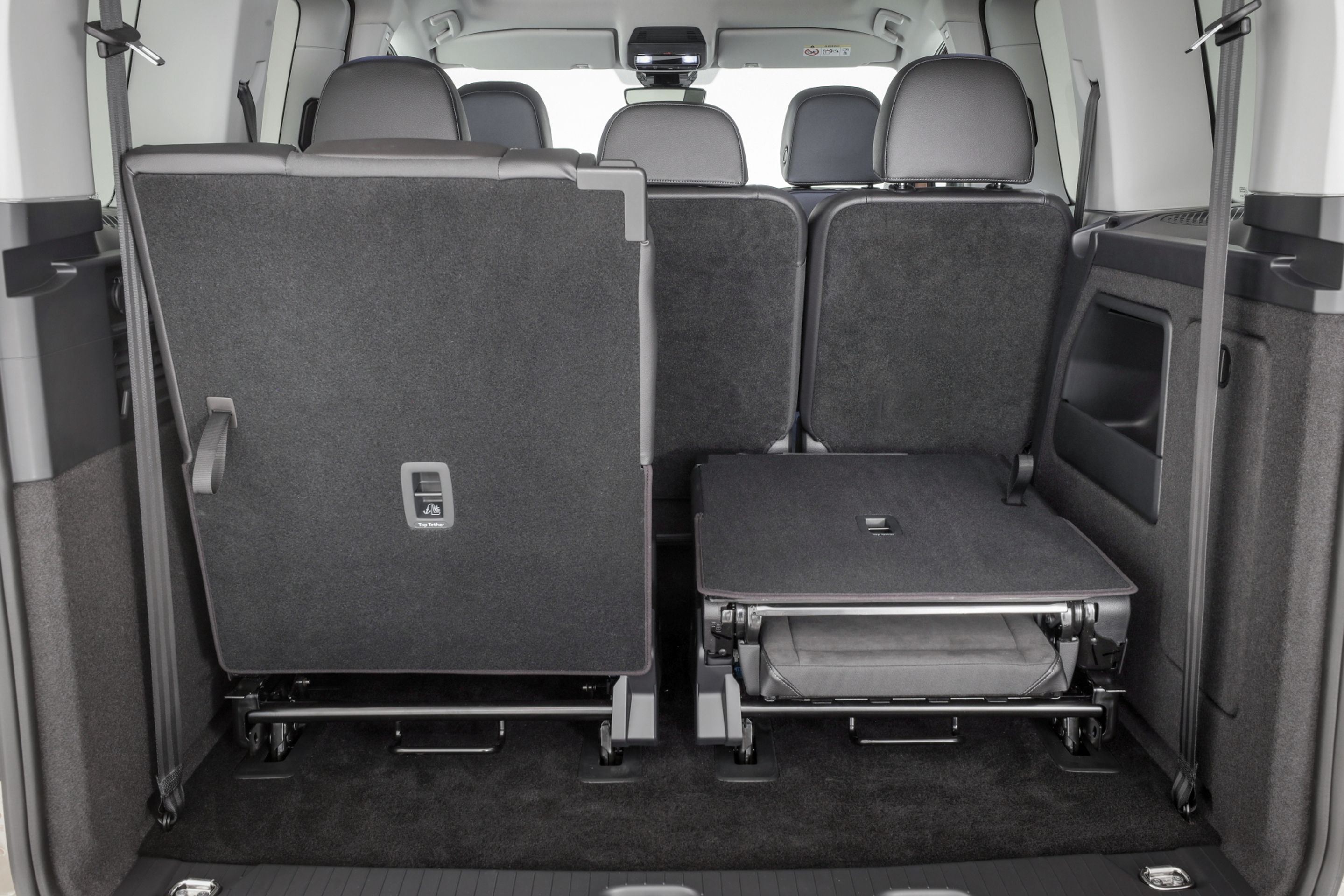 Volkswagen Caddy 5. generace - 22 - Fotogalerie: Nový Caddy jako dříč, obytňák i auto pro rodinu (10/43)
