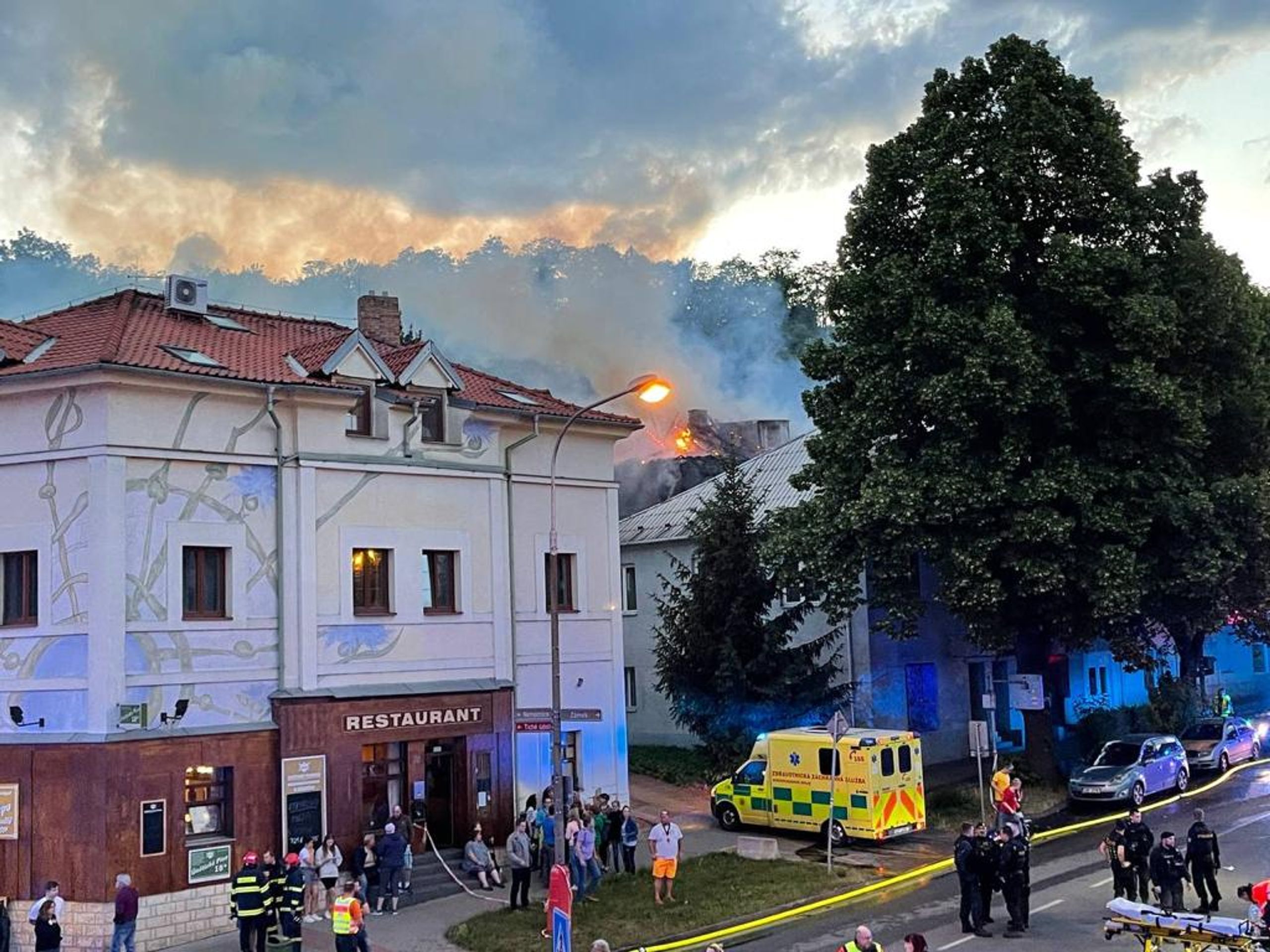 Požár v Roztokách - Požár v Roztokách (4/9)