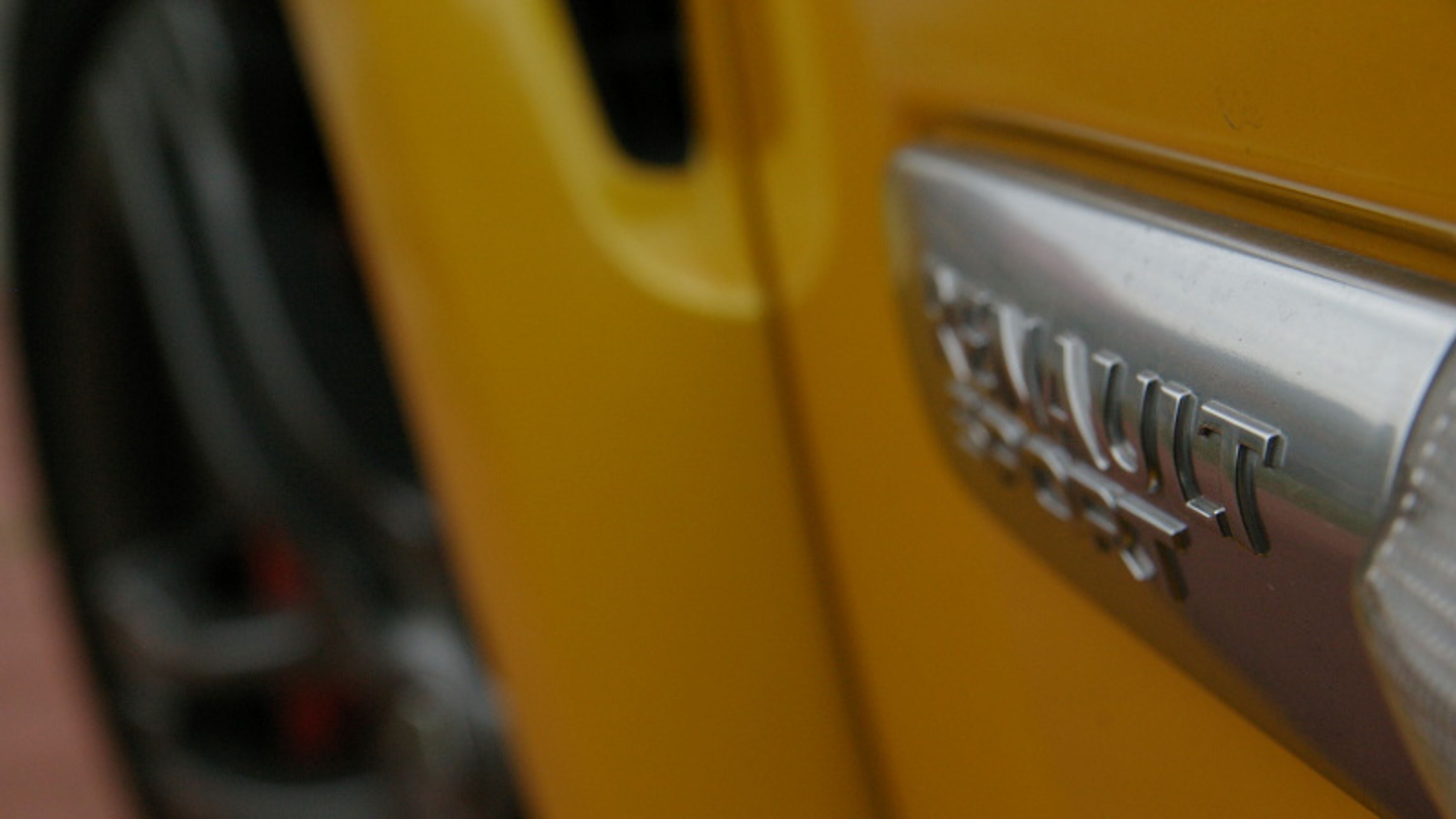 Renault Clio RS-7 - GALERIE Renault Clio RS (7/8)
