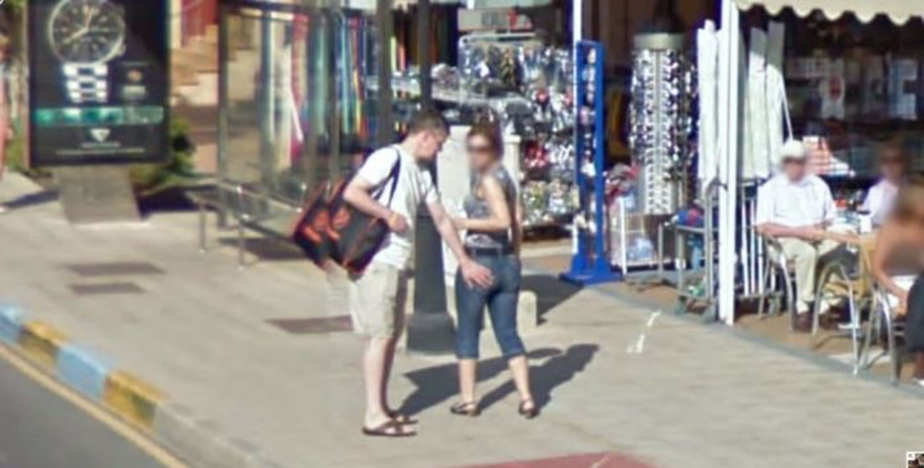 Podivína na Google Street View - 19 - GALERIE: Podivíni na Google Street View (4/22)