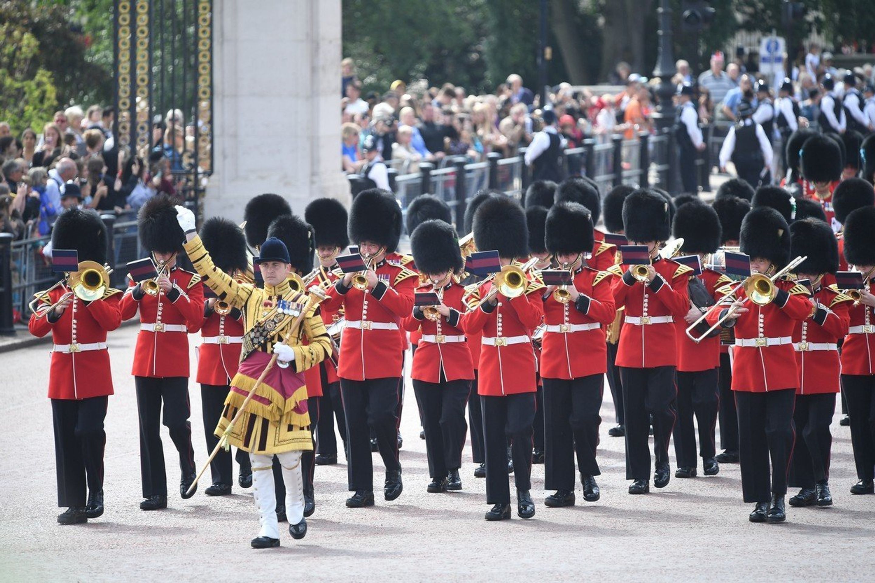 Oslava narozenin královny - Trooping the Colour - 1 - GALERIE: Oslava narozenin královny (4/7)