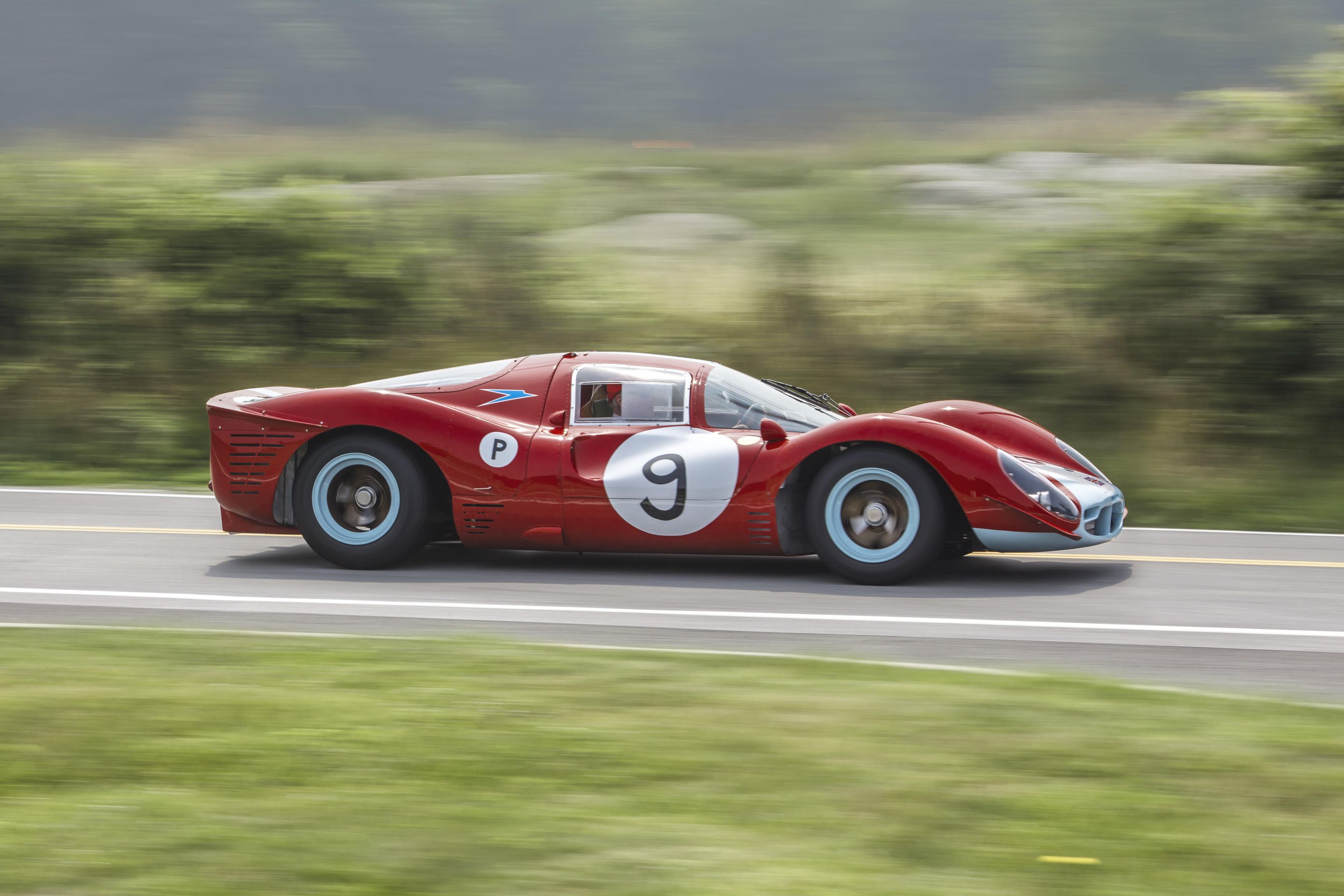 Vzácné Ferrari 412P z roku 1967 - Jeden z nejvzácnějších závodních vozů jde do dražby (15/18)