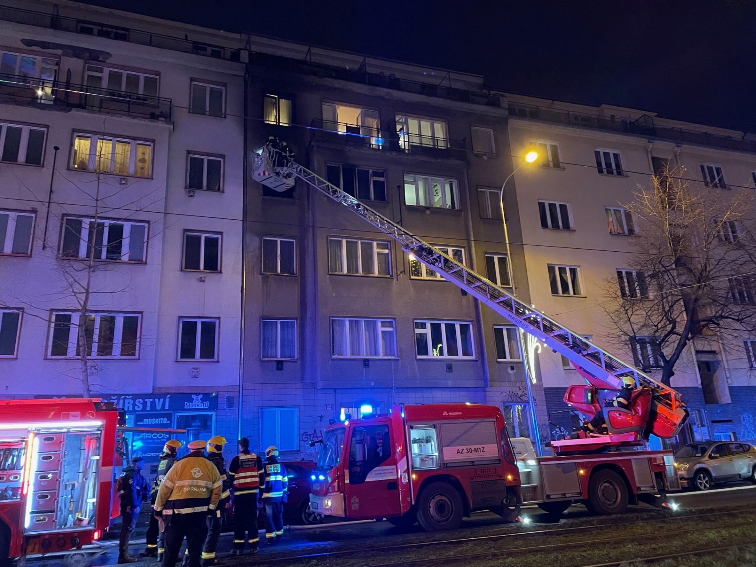 Požár ve Vršovicích - Požár bytu v pražských Vršovicích (5/6)