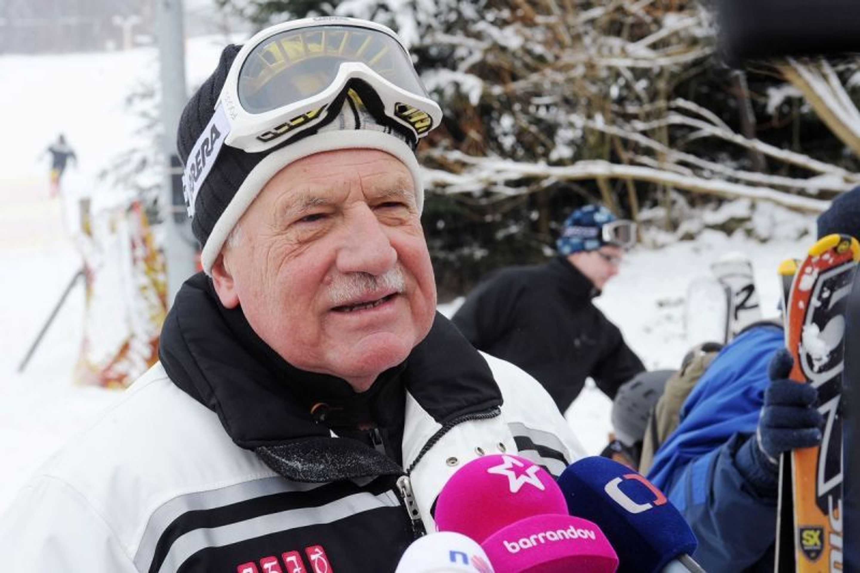 Exprezident Klaus lyžuje na Monínci - 21 - GALERIE: Klaus lyžuje na Monínci v roce 2014 (9/29)