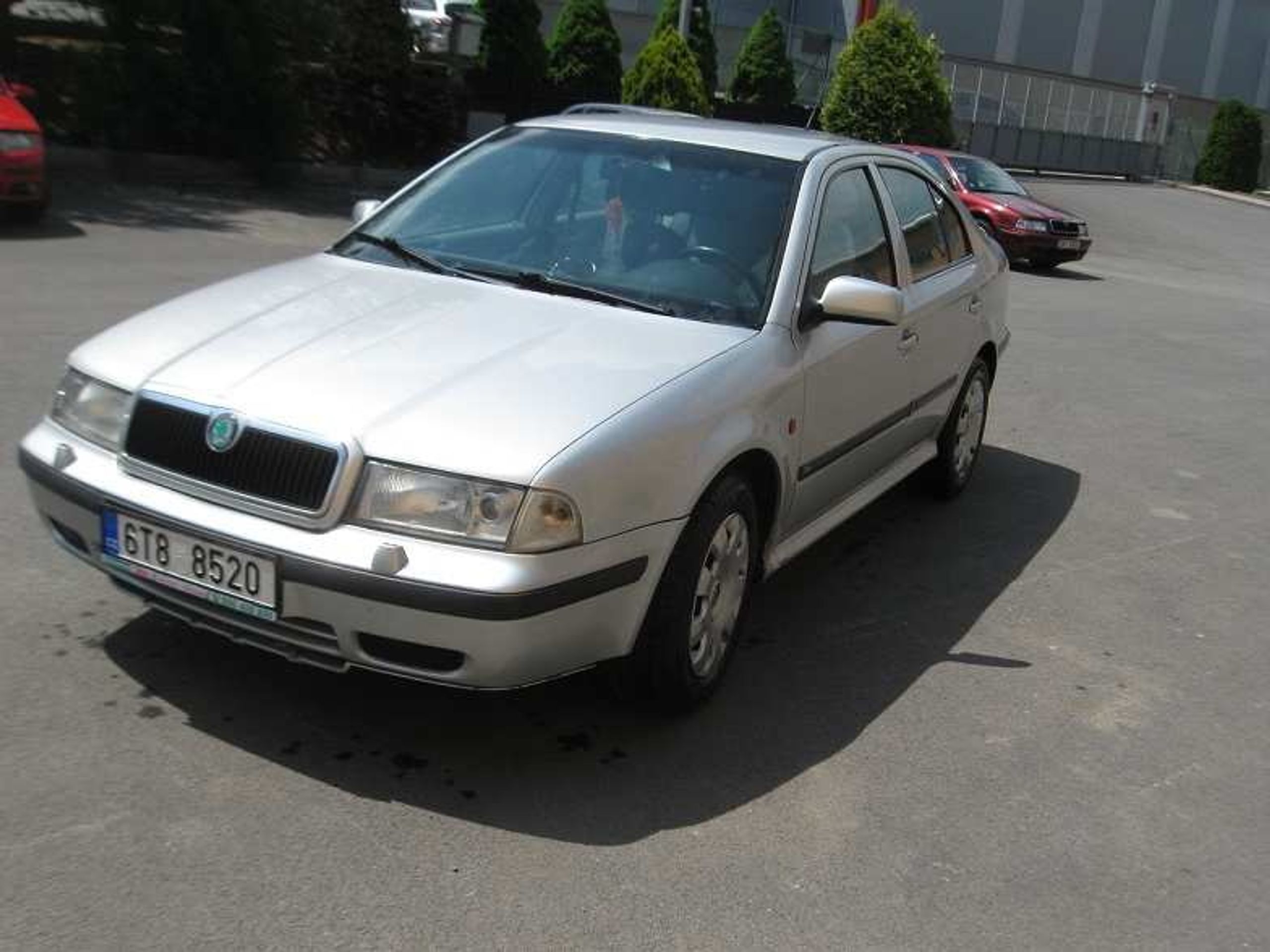 Dražba aut 19.6. 2015 - Škoda Octavia, 20 000 Kč - GALERIE: Dražba aut 19.6. 2015 (19/23)