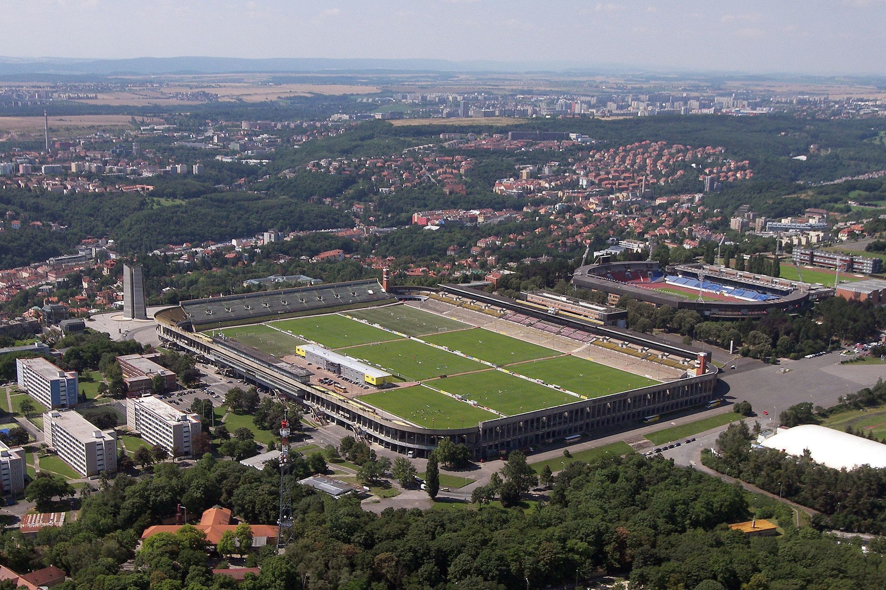 Strahovský stadion - 2 - GALERIE: Sportovní NEJ Česka (1/35)