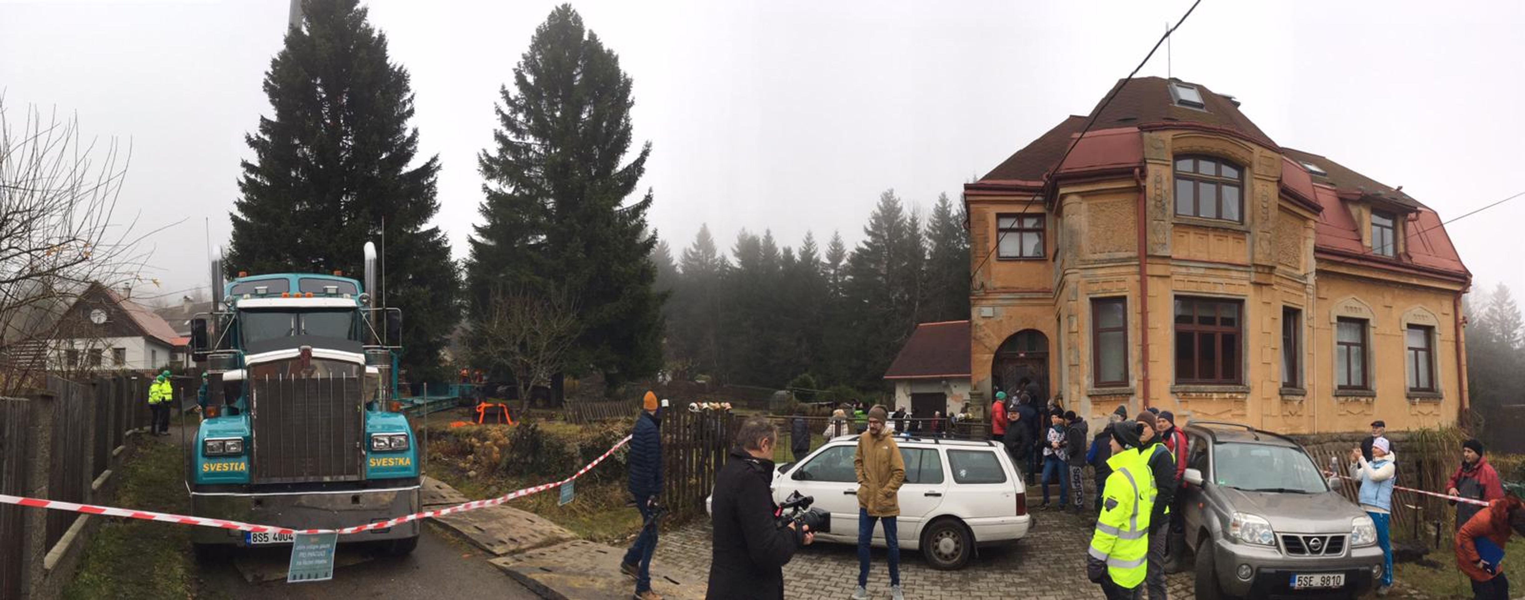 Kácení vánočního stromu pro Prahu - Kácení vánočního stromu pro Prahu (3/7)