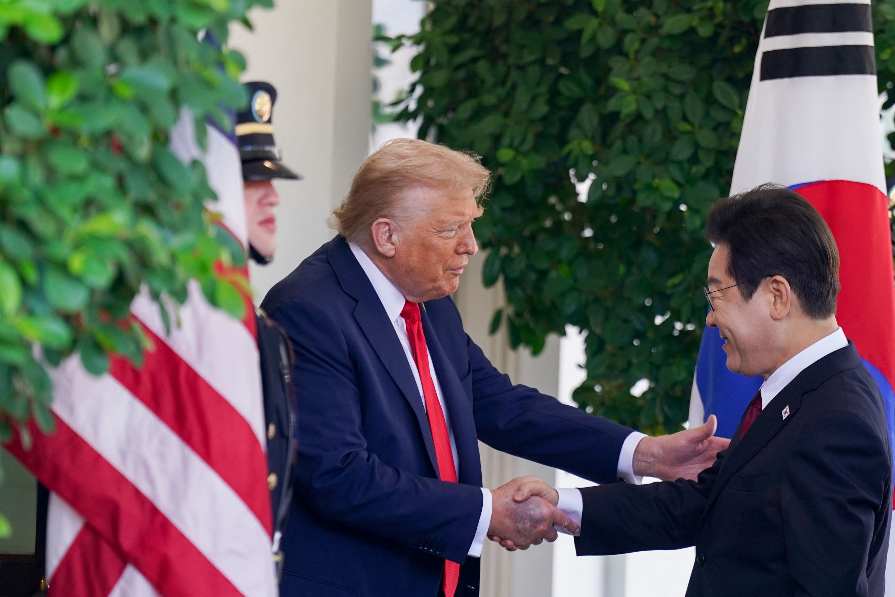 Donald Trump - Ruka Donalda Trumpa (2/5)