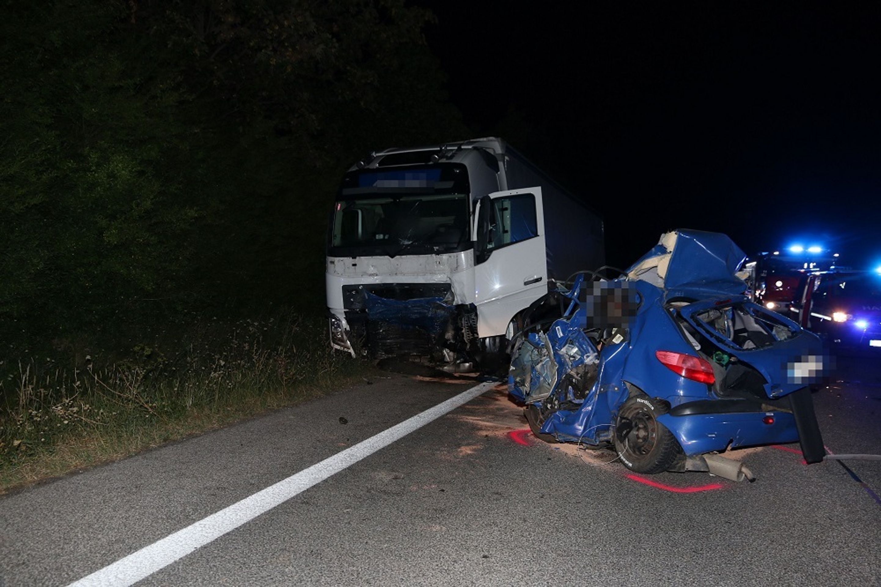 Smrtelná nehoda na Jičínsku - 4 - GALERIE: Smrtelná nehoda na Jičínsku (1/4)
