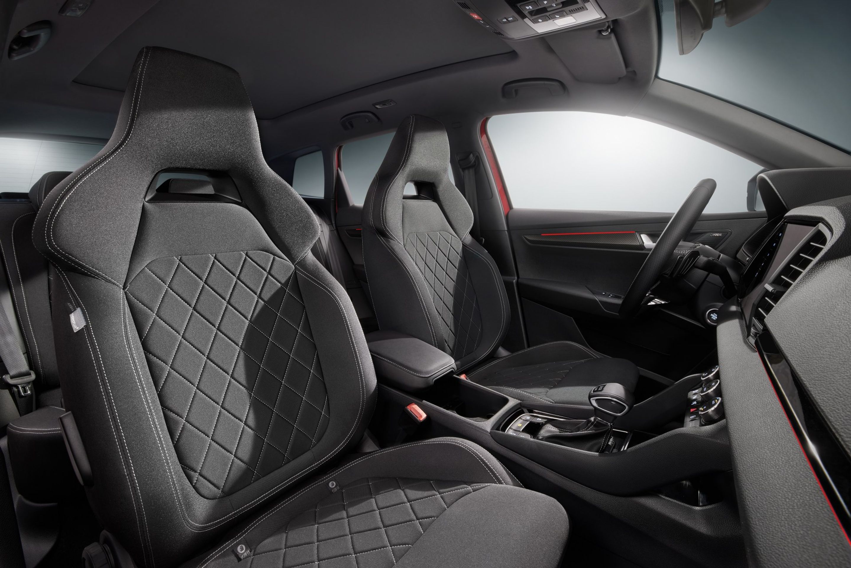 Modernizovaná Škoda Karoq - Modernizovaná Škoda Karoq a Karoq Sportline (29/32)