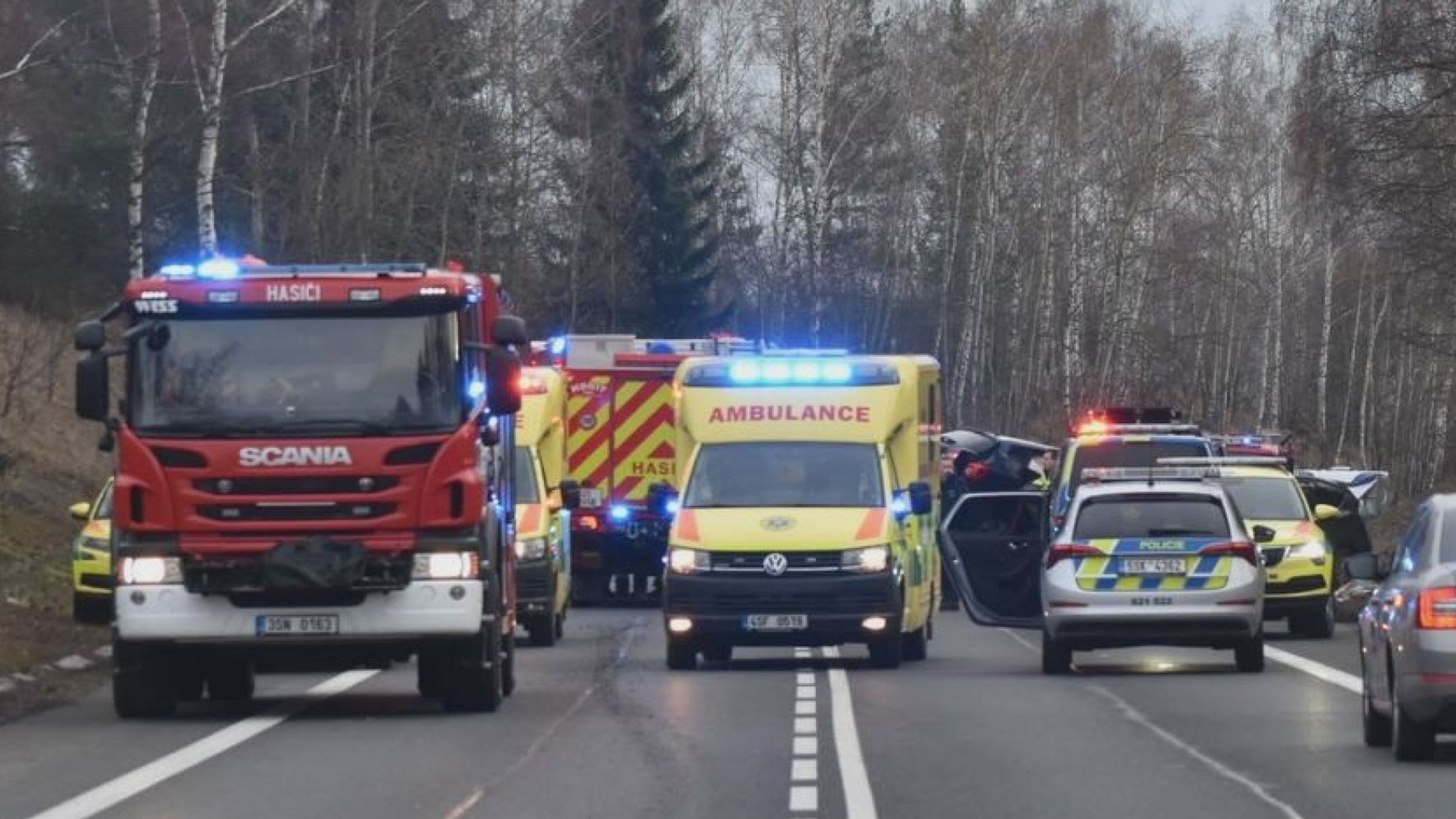 Nehoda na Benešovsku (cropped) - Vážná nehoda na Benešovsku (2/5)