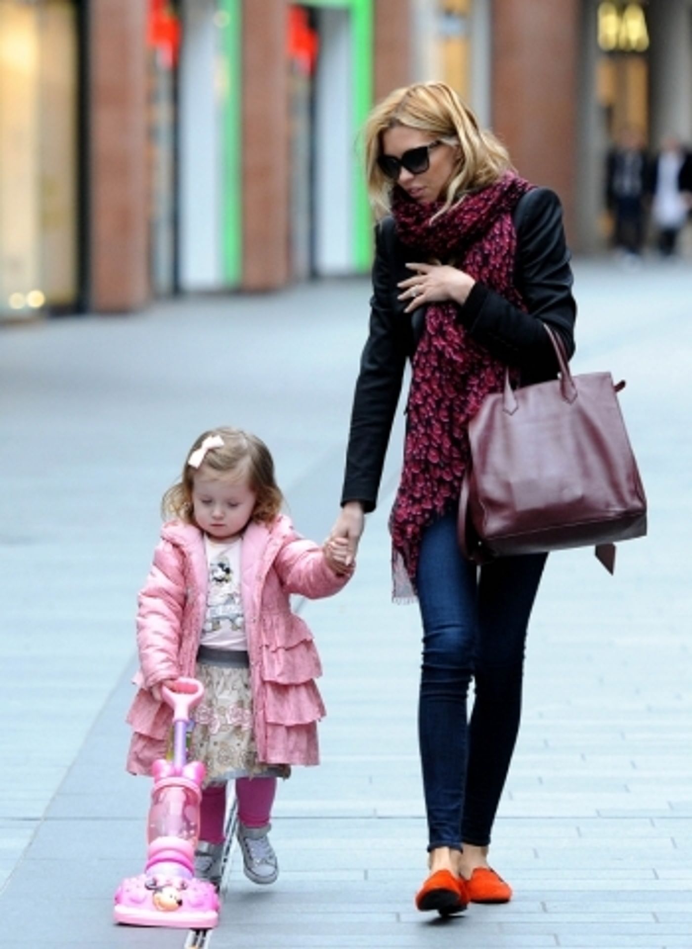 Abigail Clancyová a Peter Crouch - 10 - GALERIE: Abigail Clancyová a Peter Crouch (7/8)