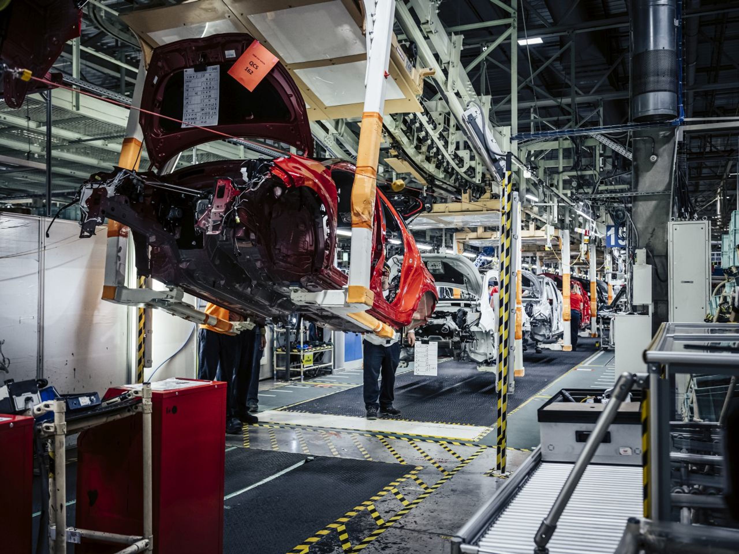 Výroba Toyoty Yaris ve středočeském Kolíně - Podívejte se na výrobní linky Toyoty v Kolíně (4/18)