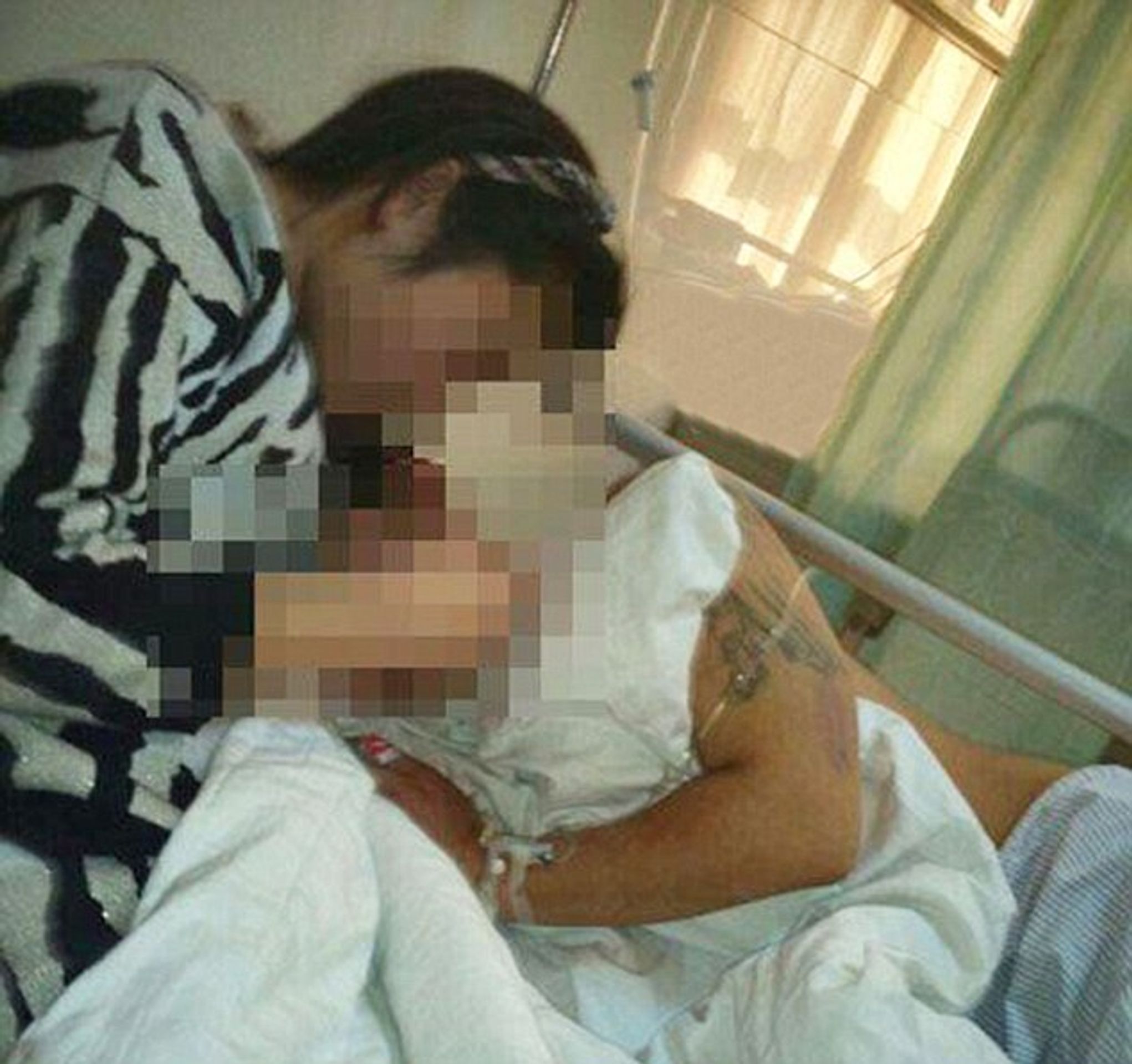 Žena manželovi dvakrát uřízla penis - GALERIE: Žena nevěrnému manželovi dvakrát uřízla penis (2/2)
