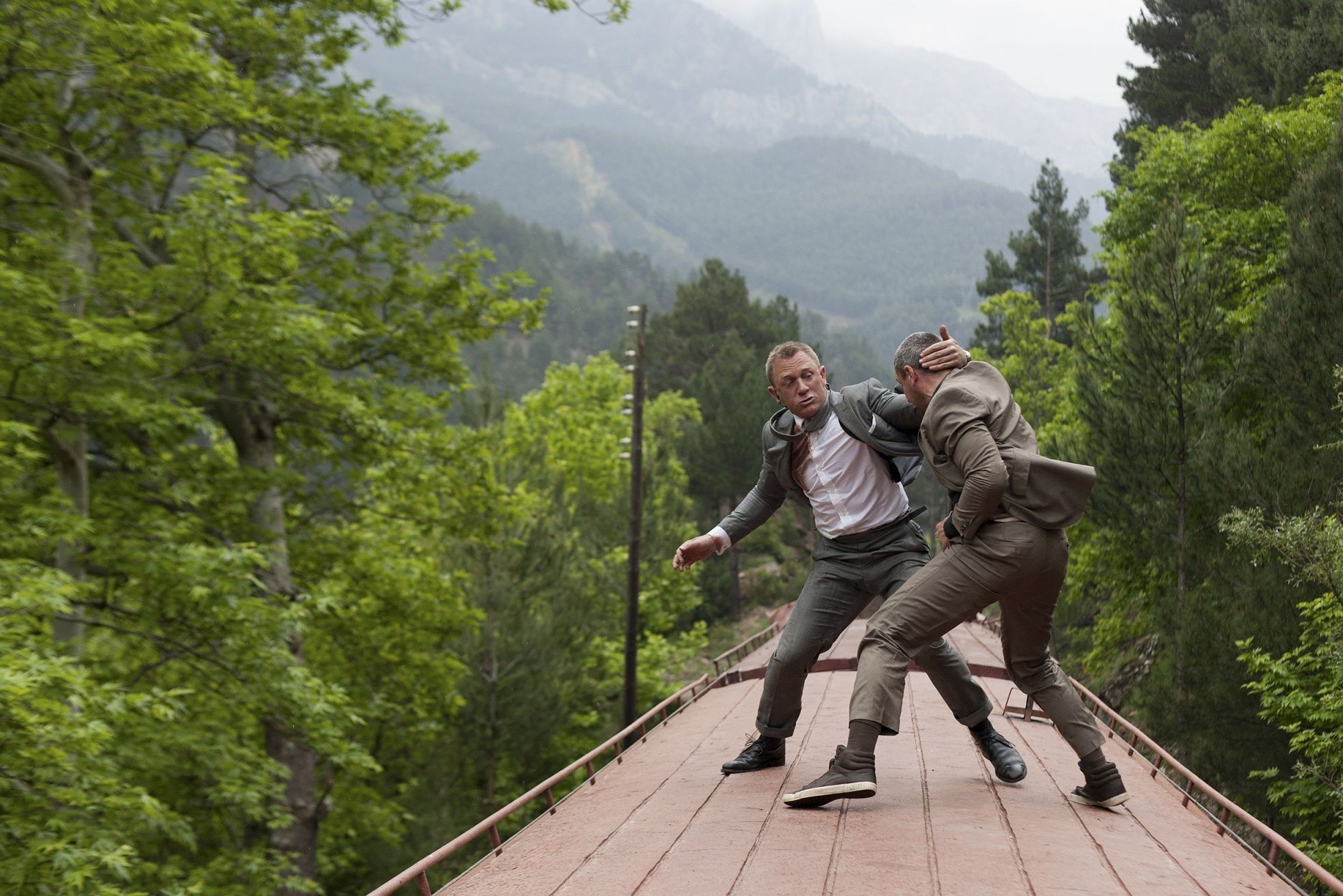 James Bond a Skyfall - 3 - James Bond a Skyfall (1/6)