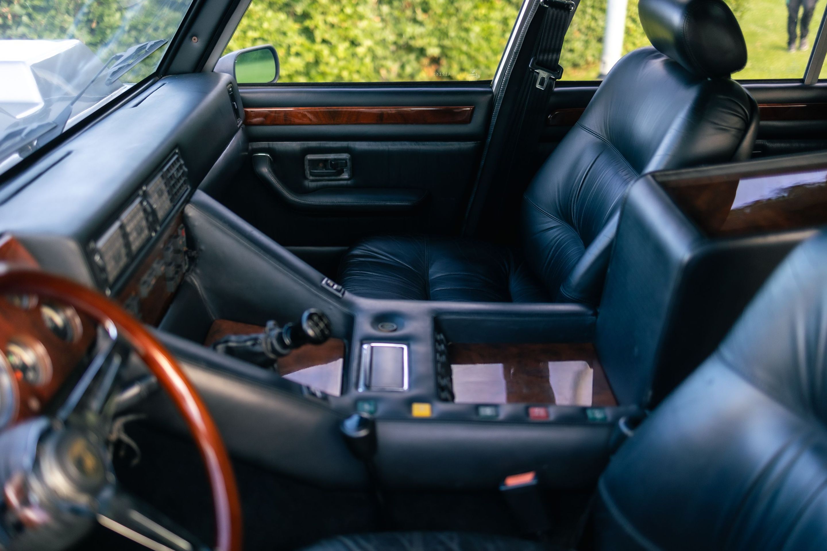 Lamborghini LM002 ve speciální úpravě - Lamborghini LM002 ve speciální úpravě pro brunejského sultána (5/17)