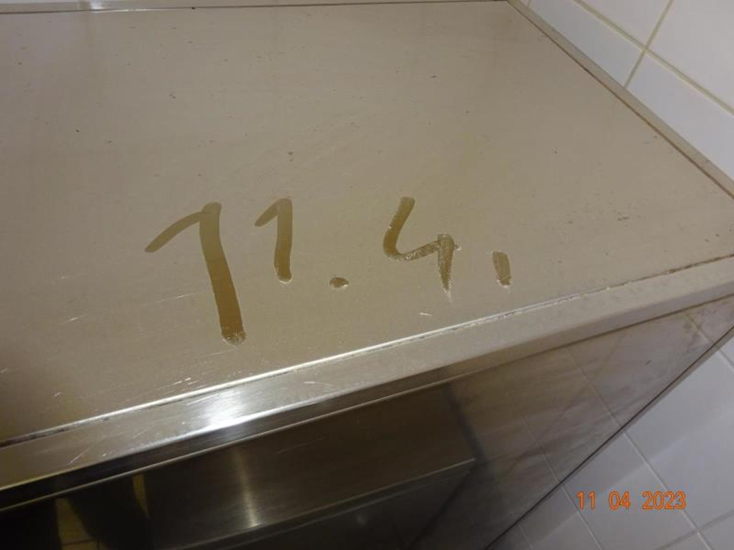 Uzavřená provozovna - Uzavřená část provozovny Tesco (9/9)
