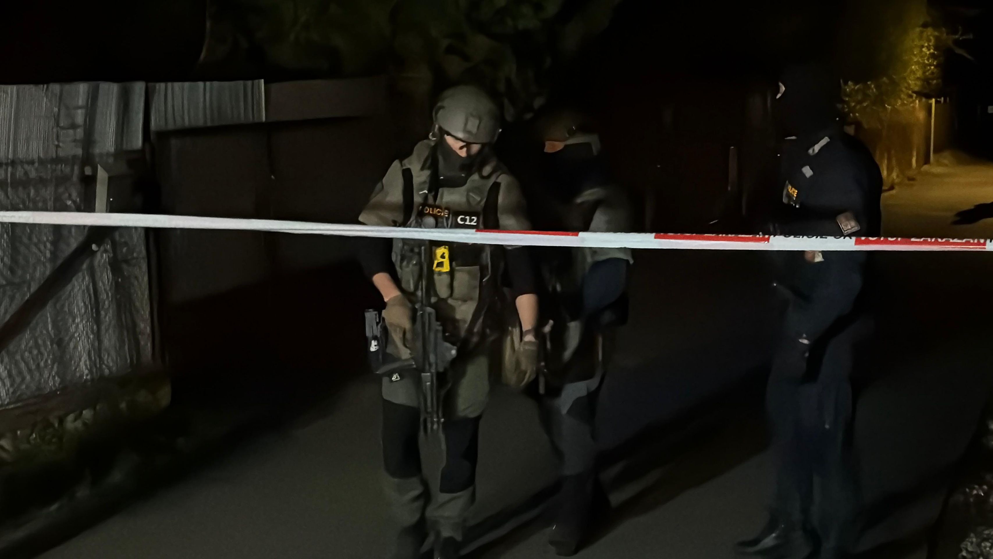 Zásahová jednotka - Zásah policie v Šestajovicích (2/6)