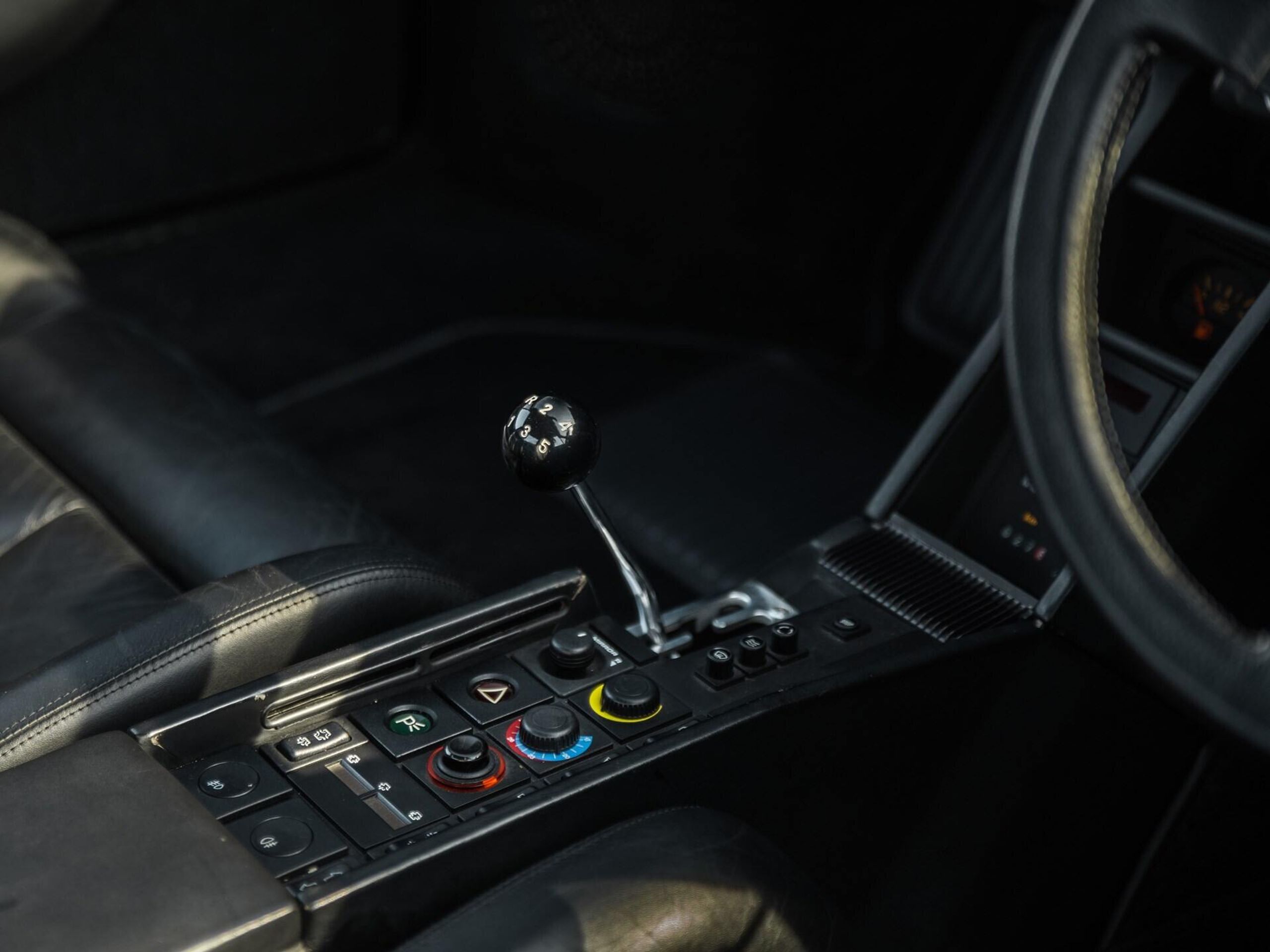 Ferrari Testarossa Spider z roku 1990 - Prohlédněte si ultravzácné Ferrari Testarossa Spider z roku 1990 za 40 milionů (15/19)