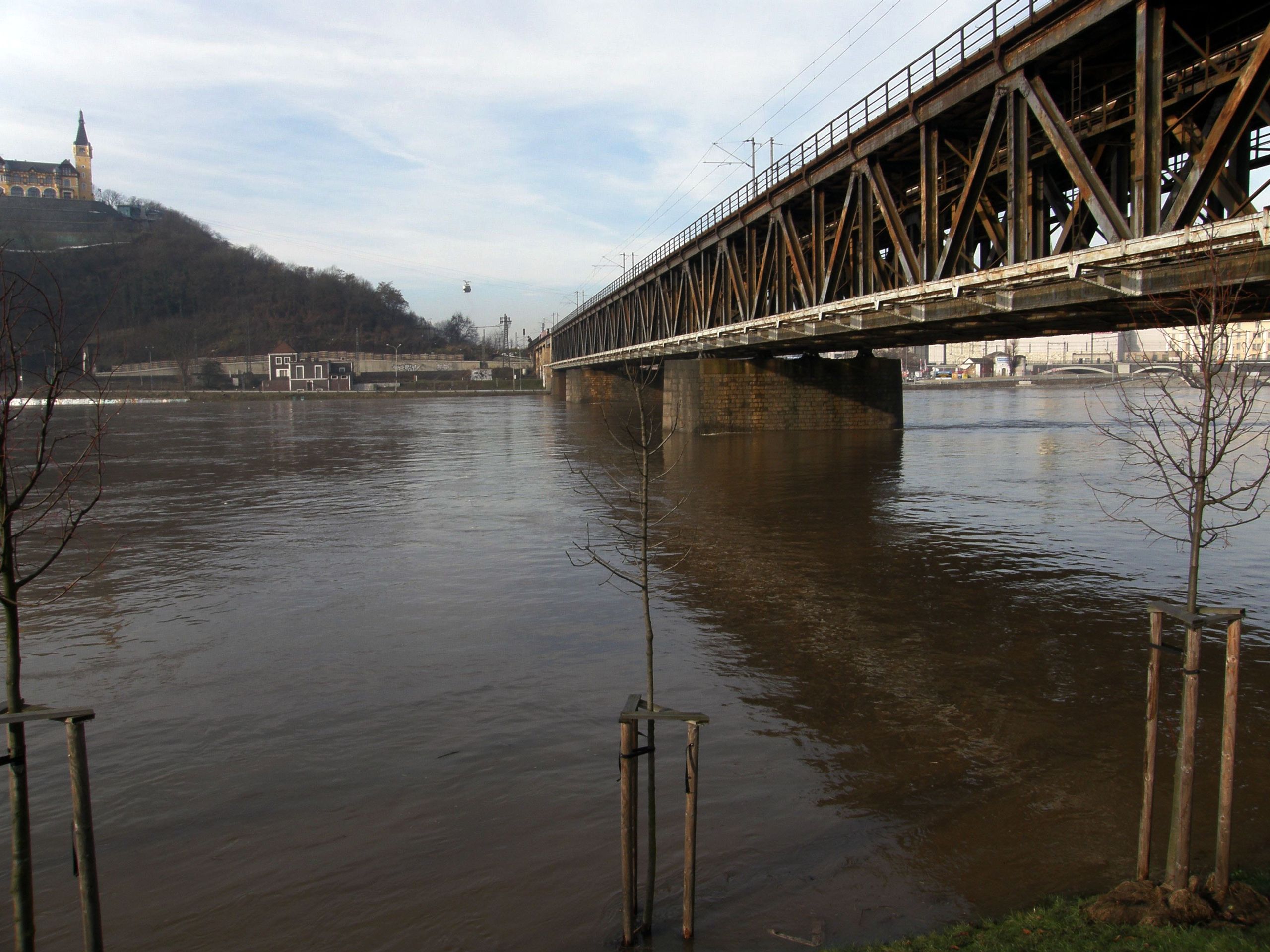Voda v Ústí nad Labem - 2 - GALERIE: Ústí se připravuje na velkou vodu (2/20)