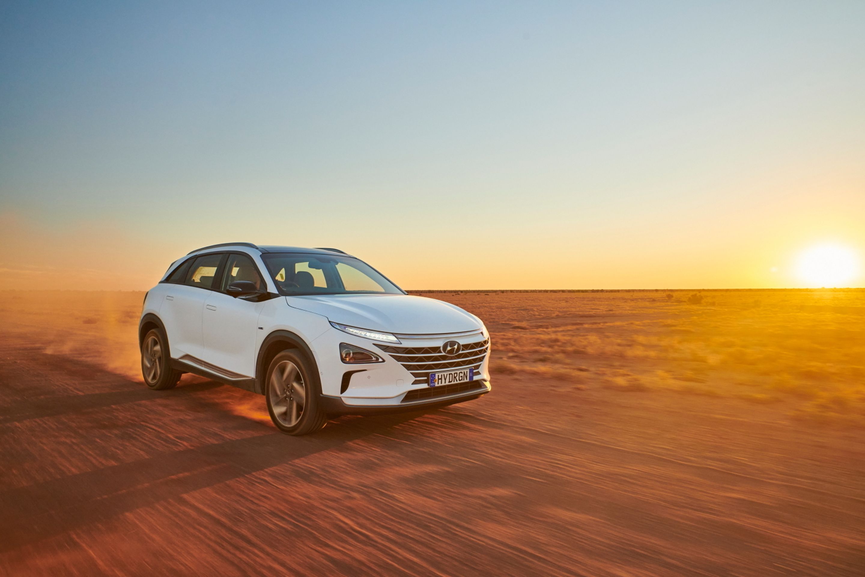 Hyundai Nexo - 5 - Fotogalerie: Vodíkové Nexo překonalo rekord v dojezdu na jednu nádrž (18/18)