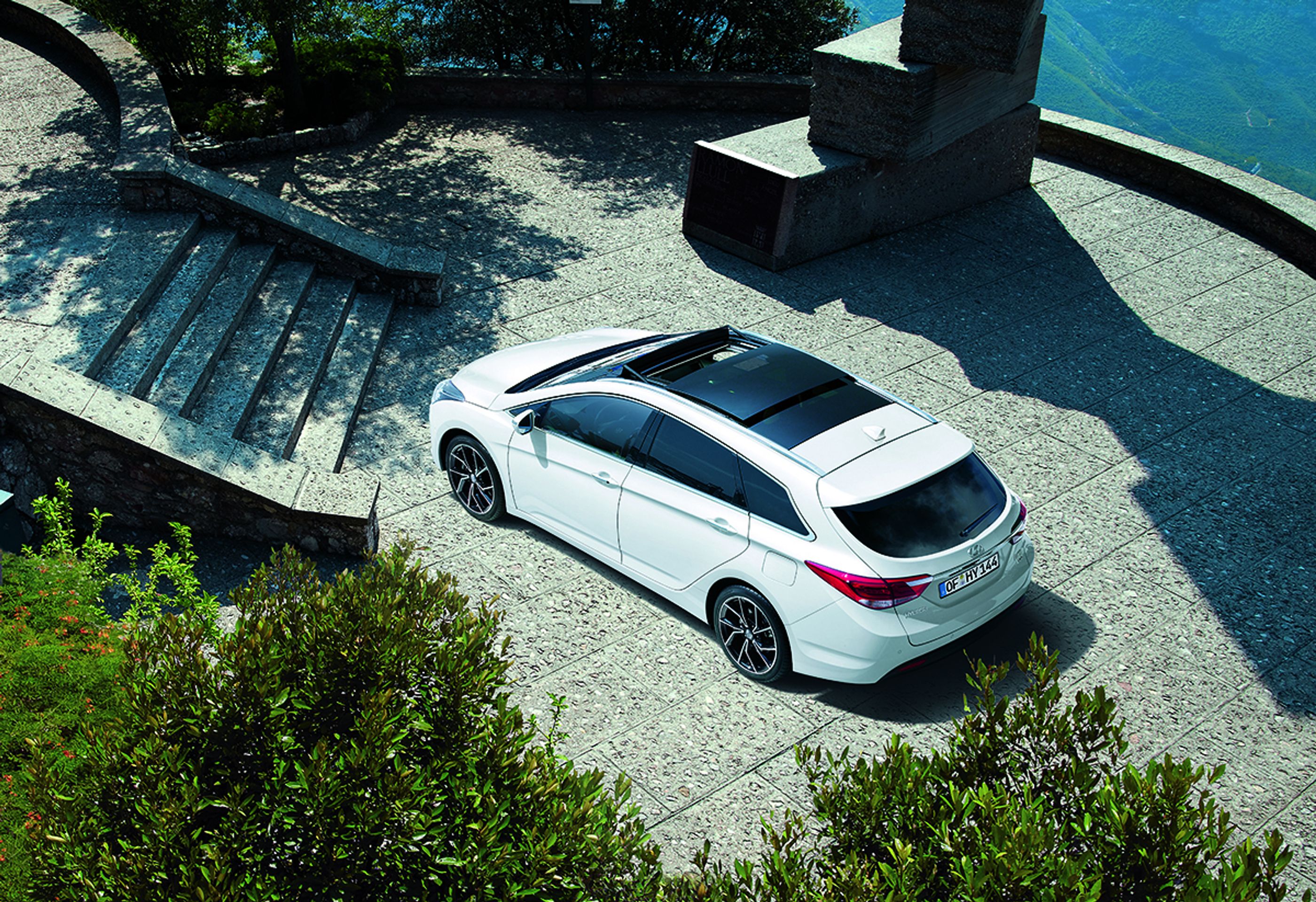 Modernizovaný model Hyundai i40 - 16 - Fotogalerie: Omlazený model Hyundai i40 (2/9)