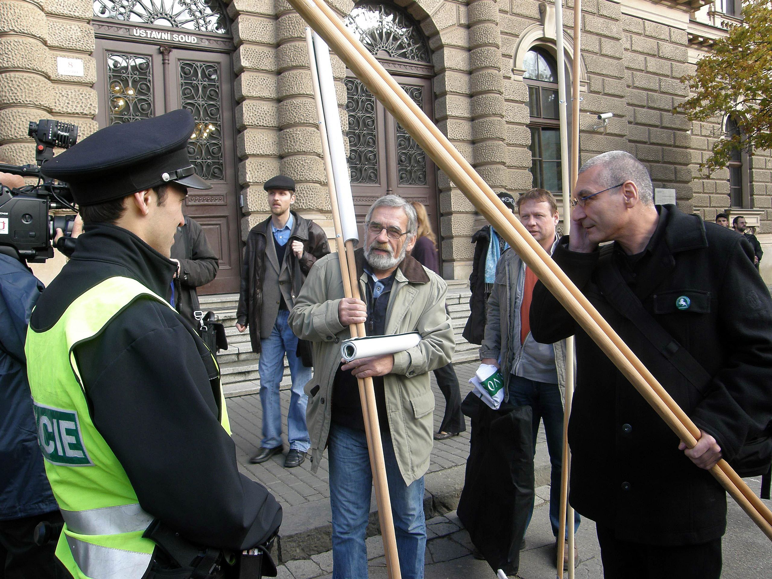 Protesty před Ústavním soudem - GALERIE: Protesty před Ústavním soudem (2/2)