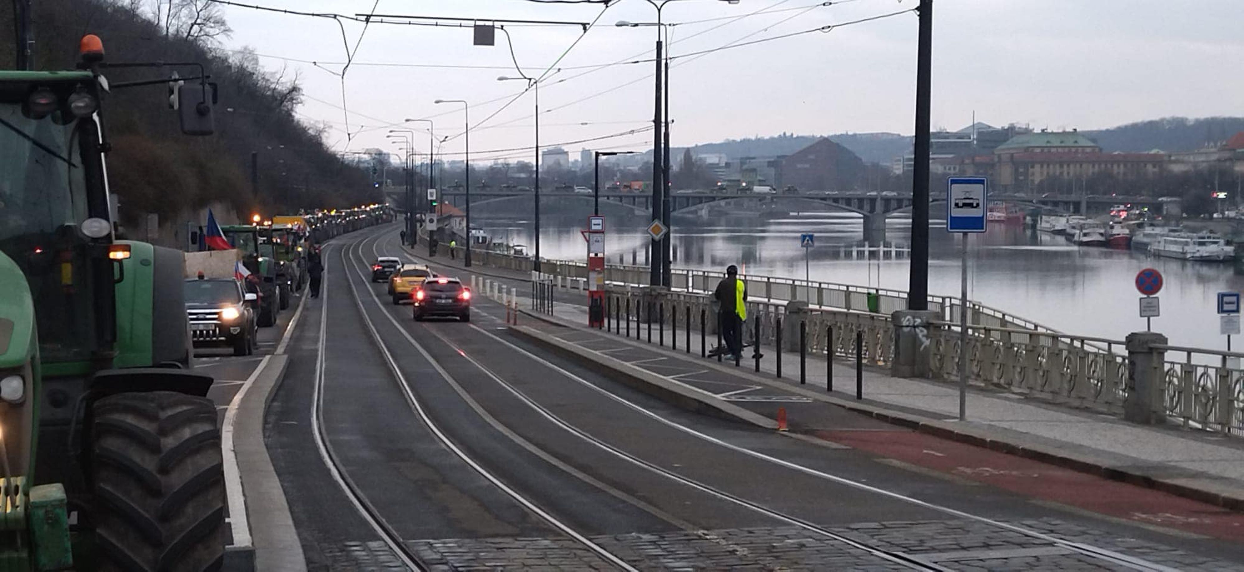 Protestující zemědělci - Protestující zemědělci v Praze (18/21)