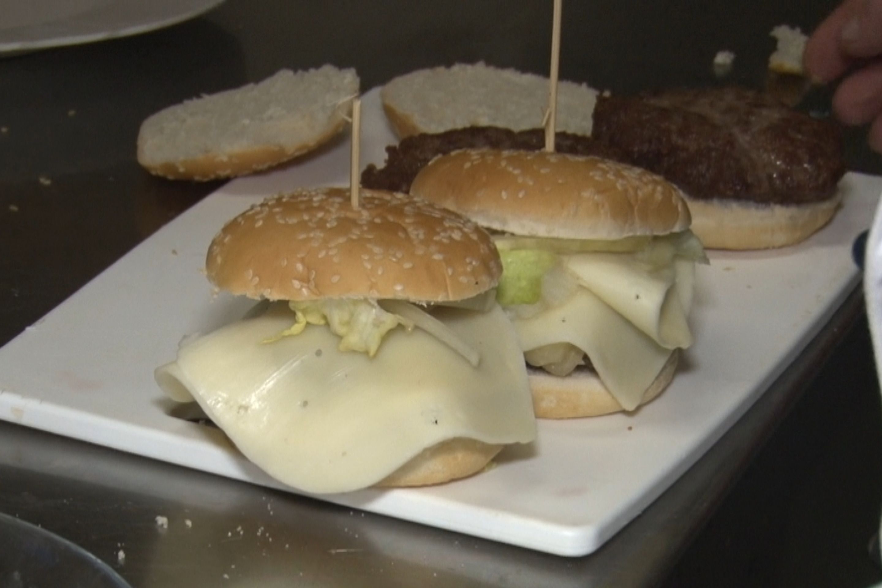 Jak udělat hamburger - 5 - Jak udělat hamburger (6/7)