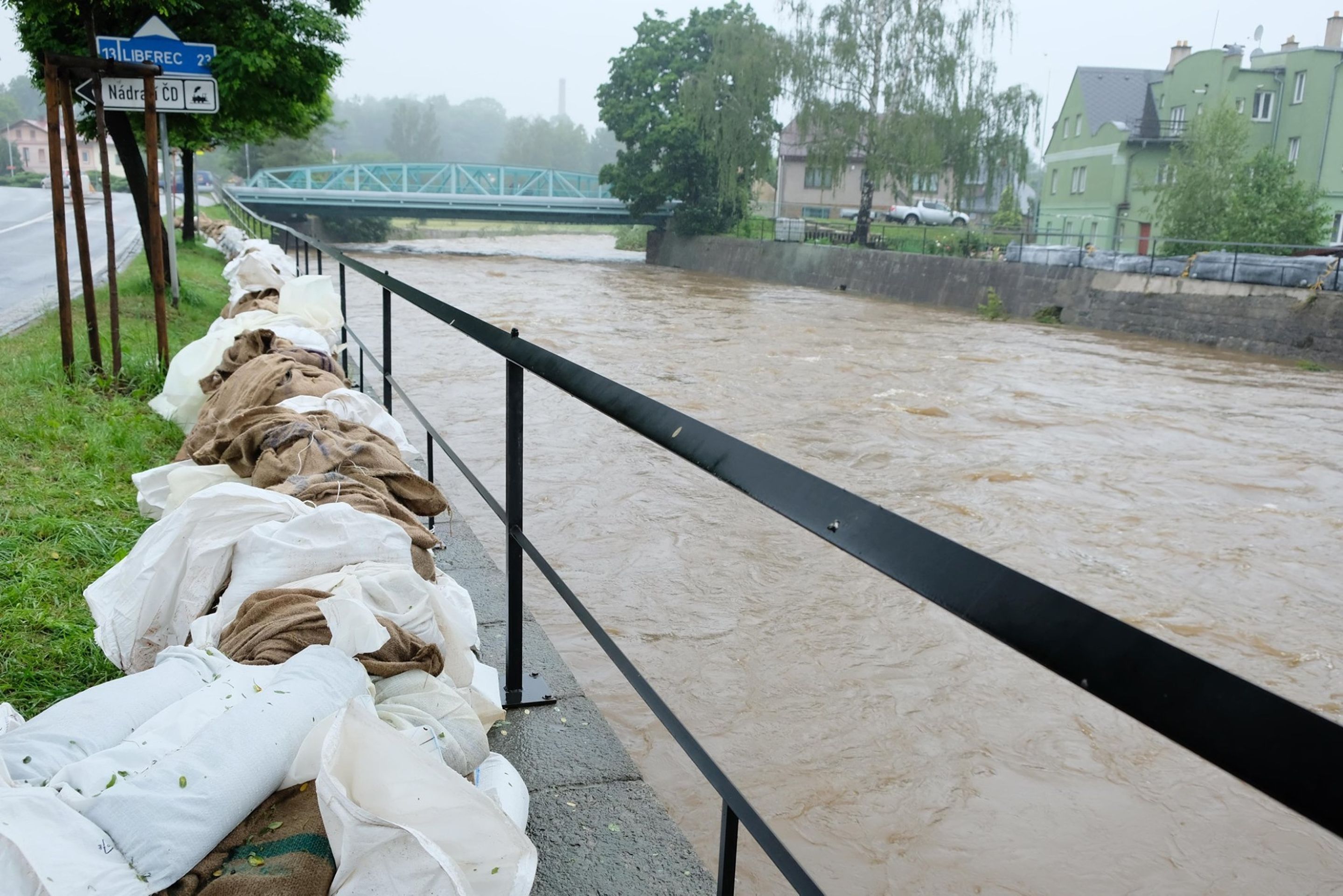 Frýdlantsko záplavy - 2 - GALERIE: Protipovodňová opatření ve Frýdlantu (18/19)
