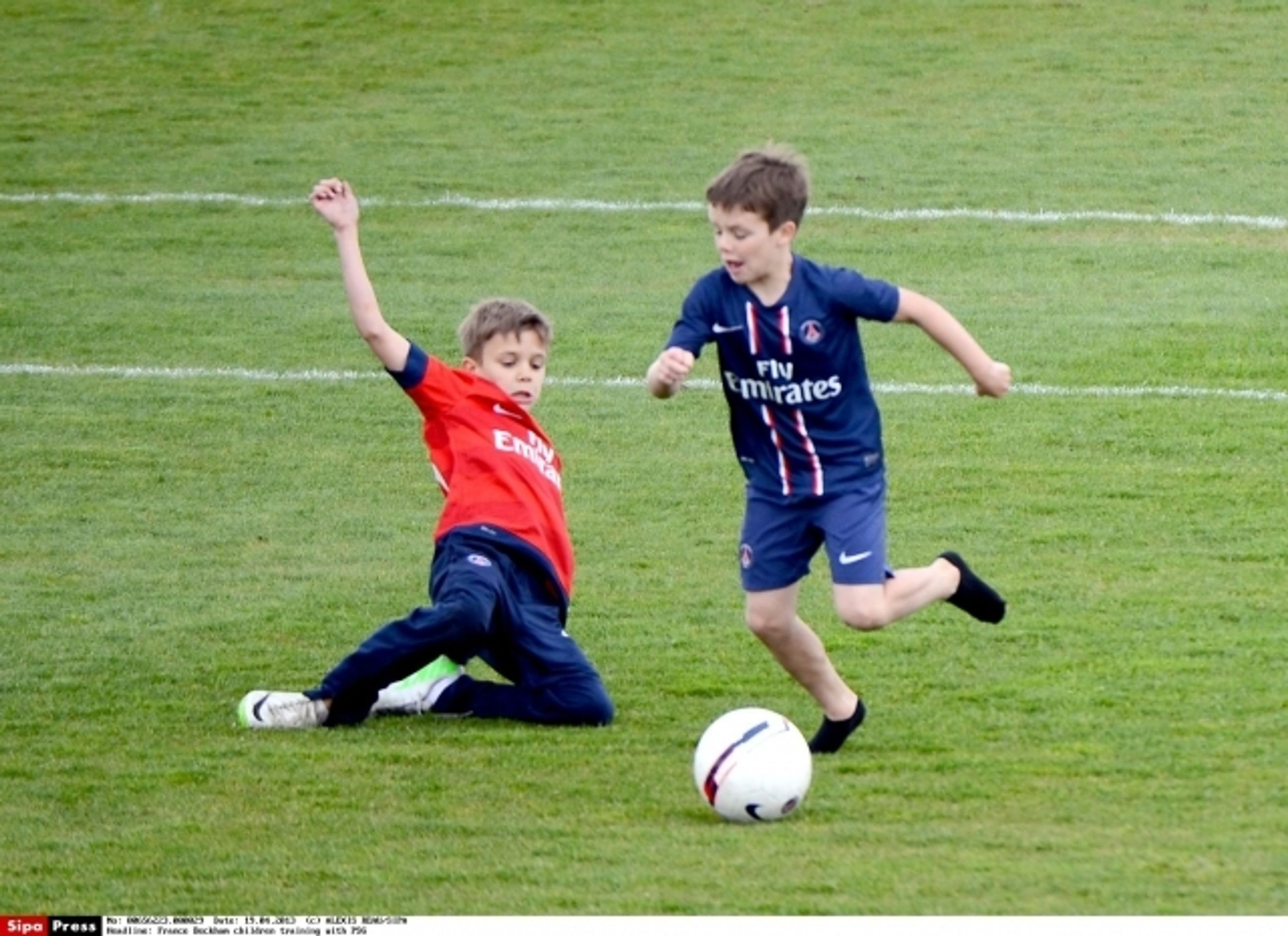 Beckhamovi synové na tréninku PSG - 13 - GALERIE: Beckhamovi synové na tréninku PSG (5/15)