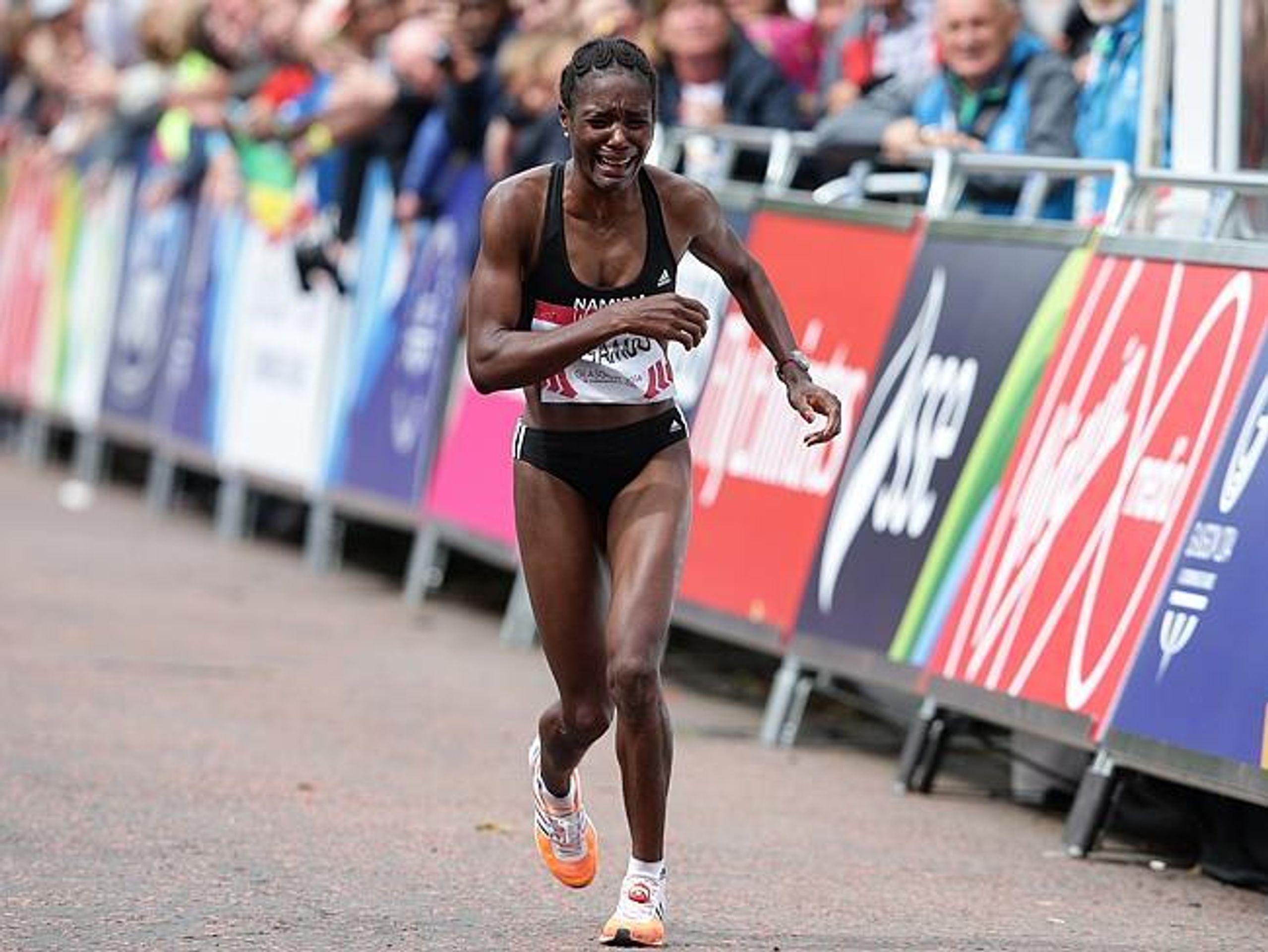 Beata Naigambová a její maratonský kolaps - Beata Naigambová a maraton (1/8)