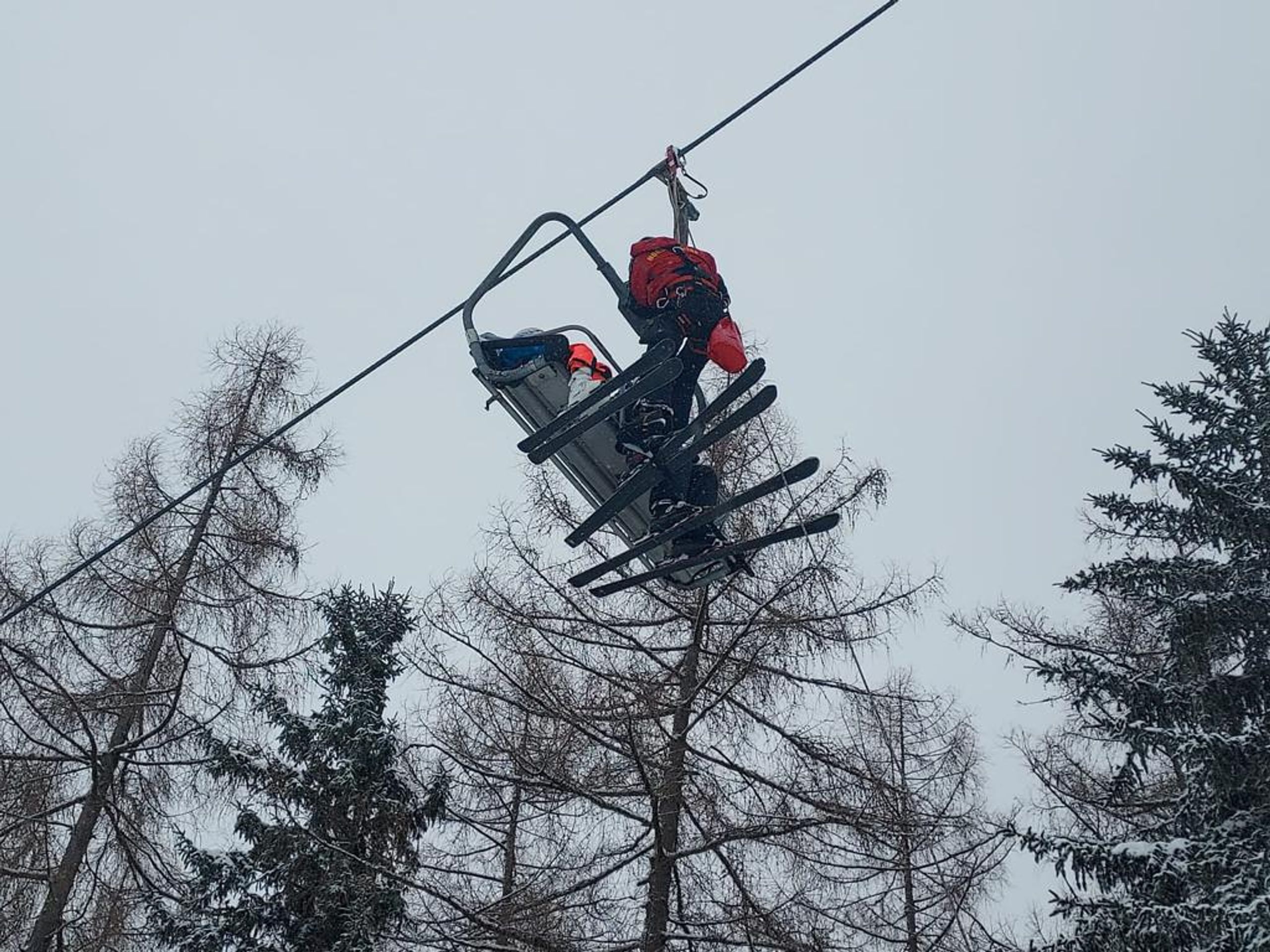 Záchrana lidí z lanovky - Záchrana lidí z lanovky (1/5)