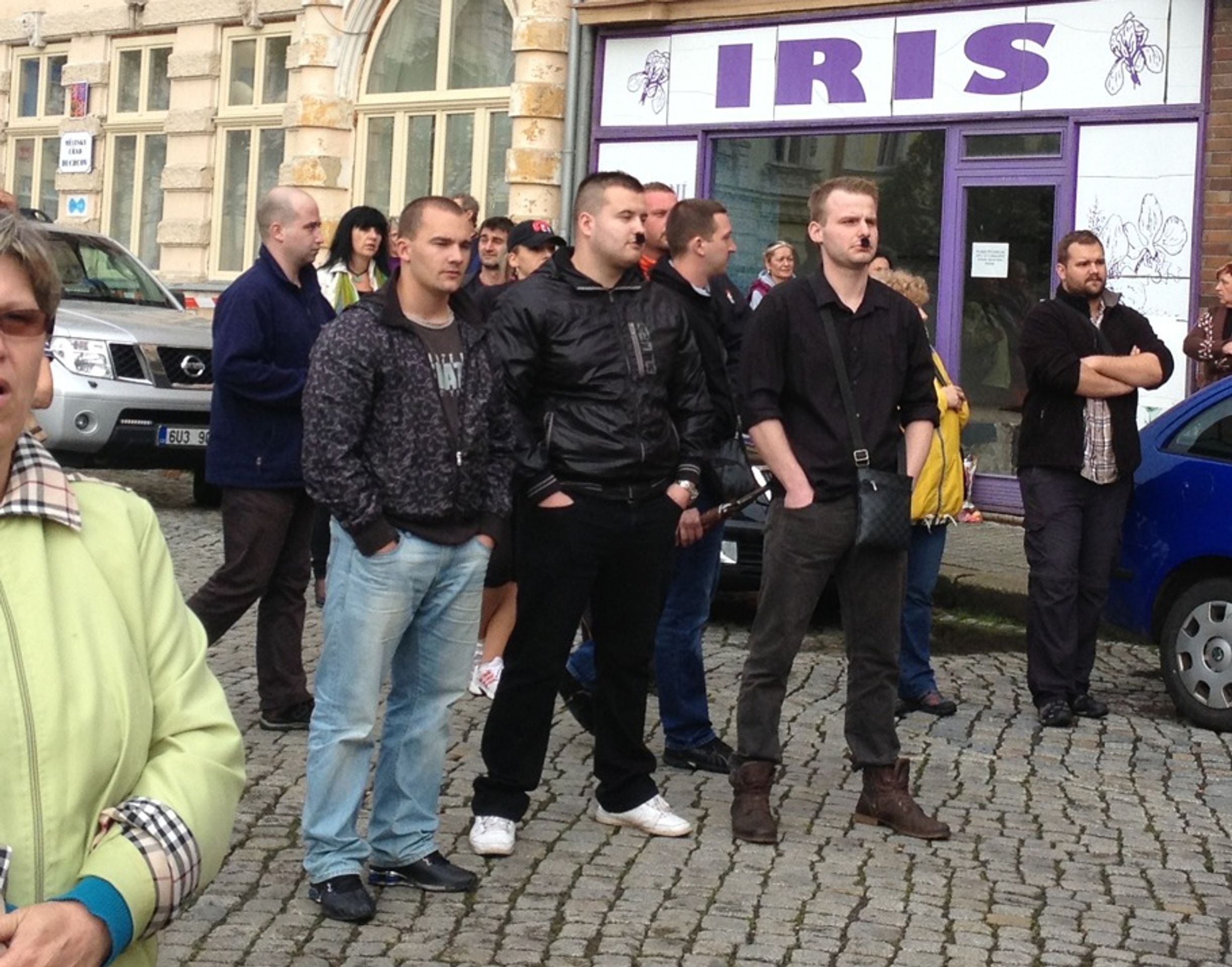 Demonstrace na náměstí v Duchcově - 3 - GALERIE: Demonstrace na náměstí v Duchcově - 2 (1/4)