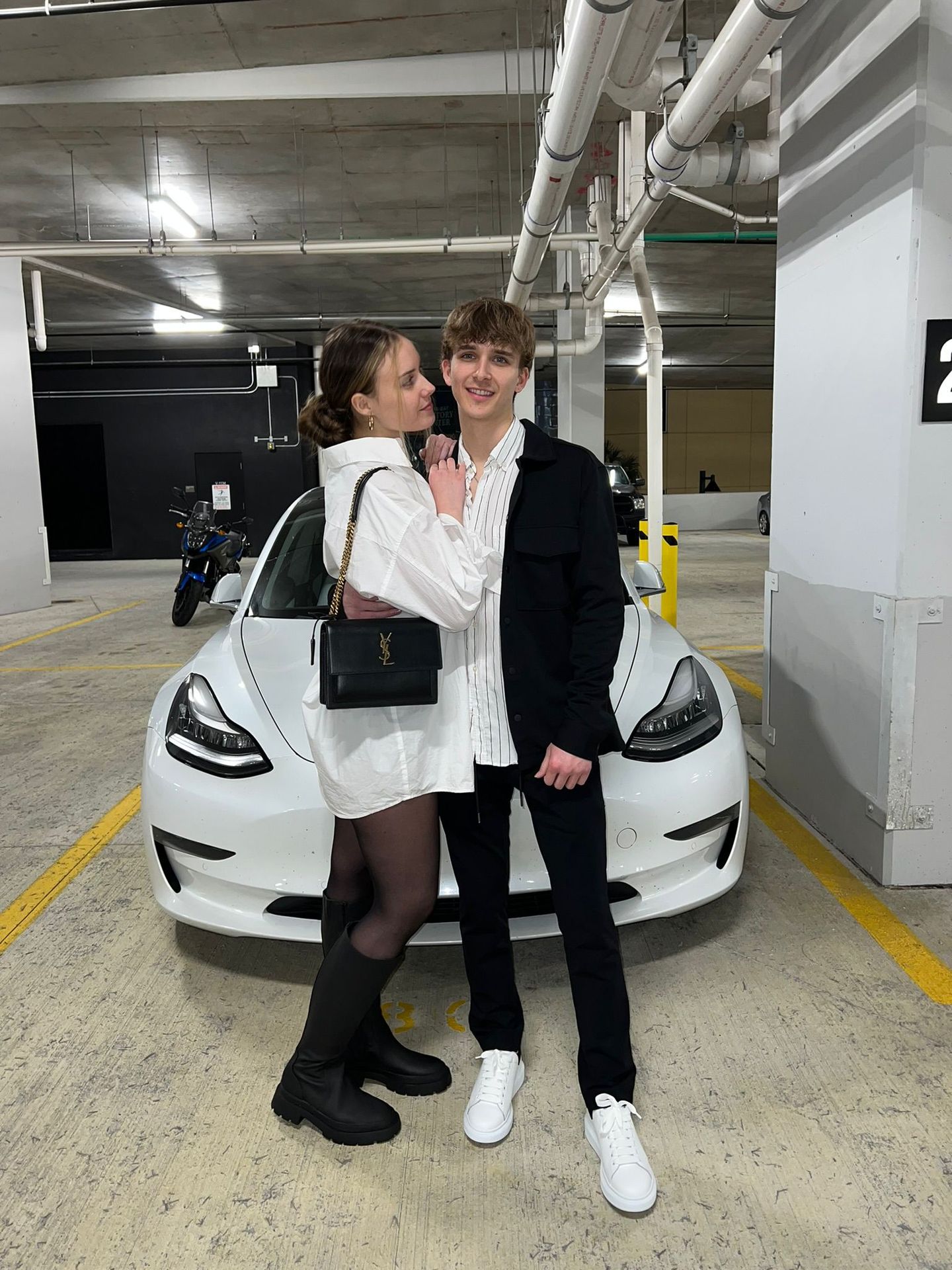 Dcera Evy a Vaška s přítelem (2) - Eva a Vašek s dcerou (2/4)