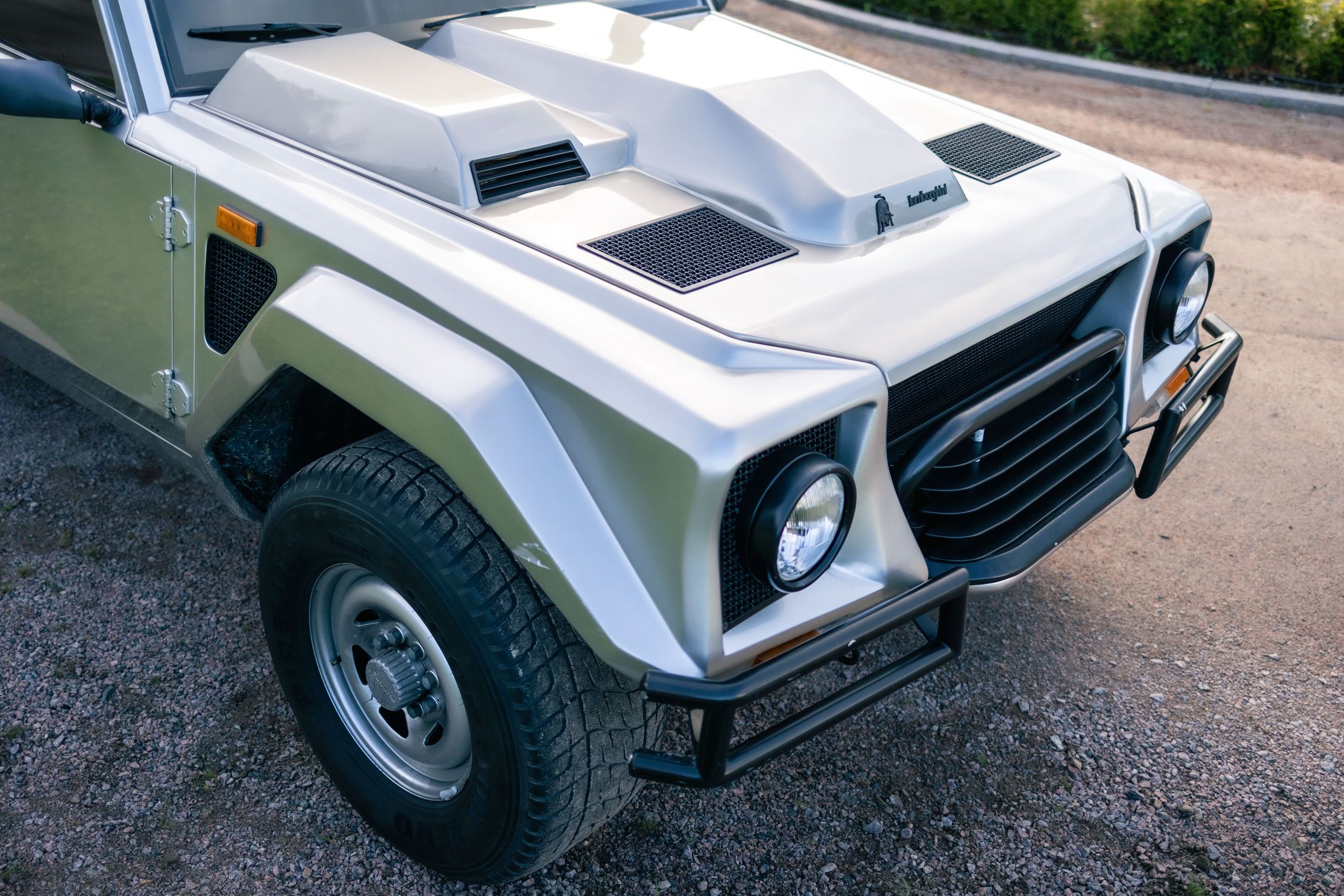Lamborghini LM002 ve speciální úpravě - Lamborghini LM002 ve speciální úpravě pro brunejského sultána (11/17)