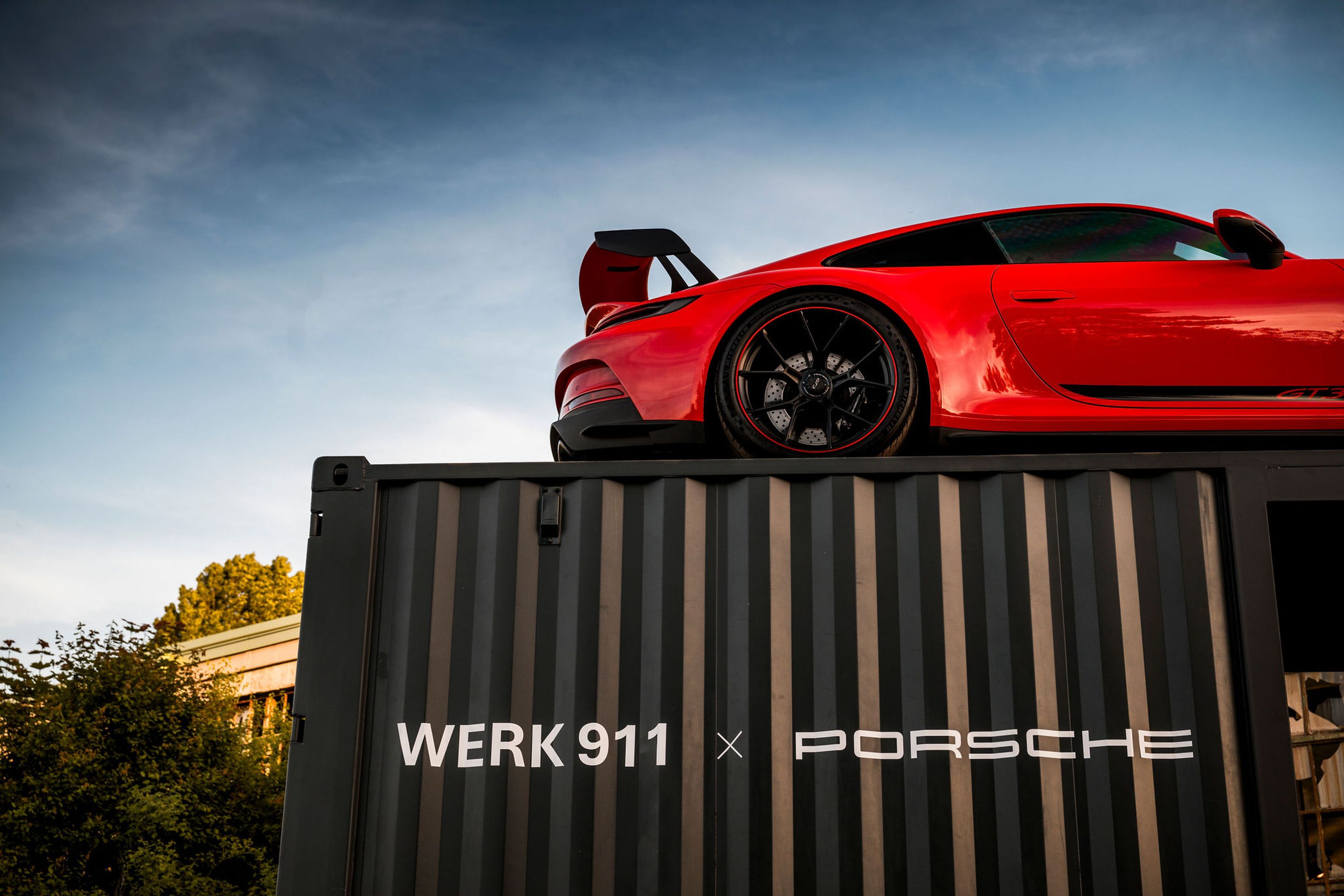 Vozy značky Porsche na akci WERK 911 v Praze - Devětsetjedenáctky projely Českem (9/12)