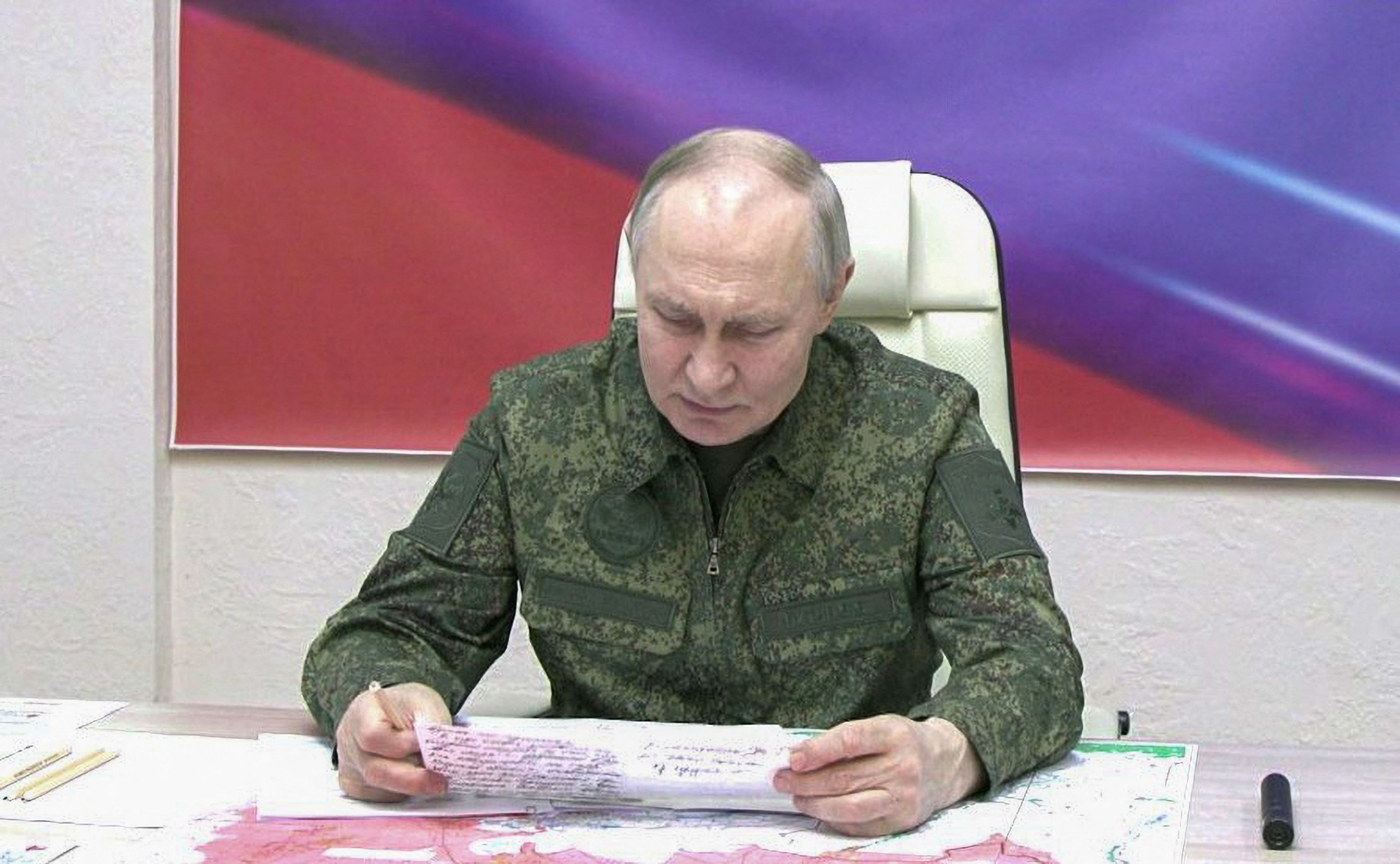 Putin v Kurské oblasti - Vladimir Putin v Kurské oblasti (1/3)