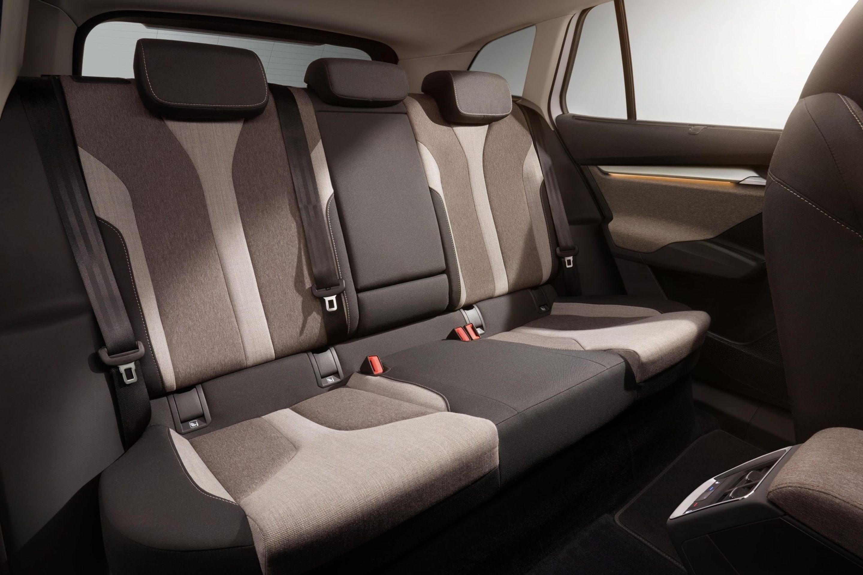 Škoda Enyaq iV - 18 - Fotogalerie: Nové elektrické SUV Škoda Enyaq iV (15/24)