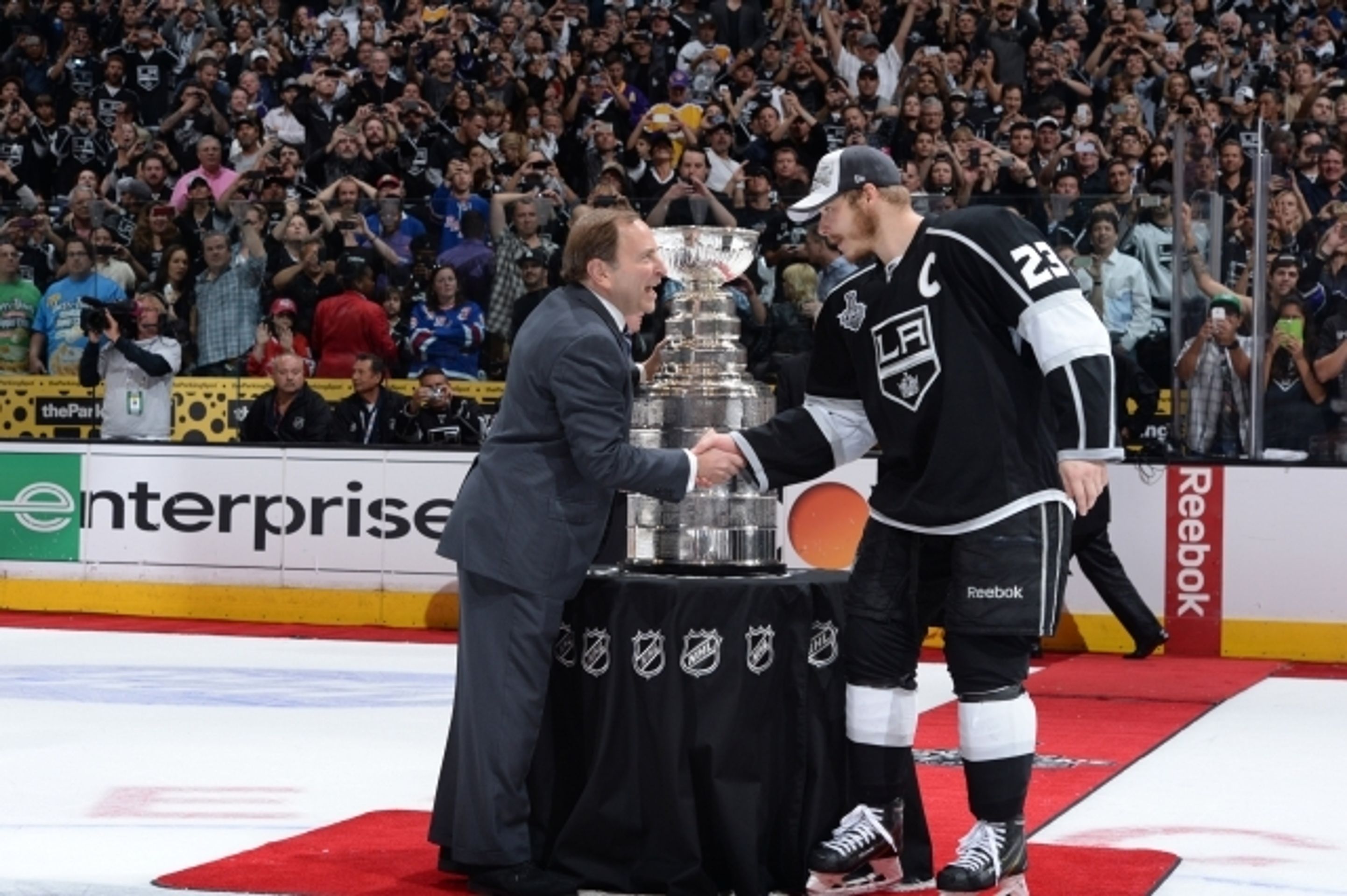 Los Angeles Kings vyhráli Stanley Cup 2014 - 8 - GALERIE: Los Angeles slaví vítězství ve Stanley Cupu (8/14)