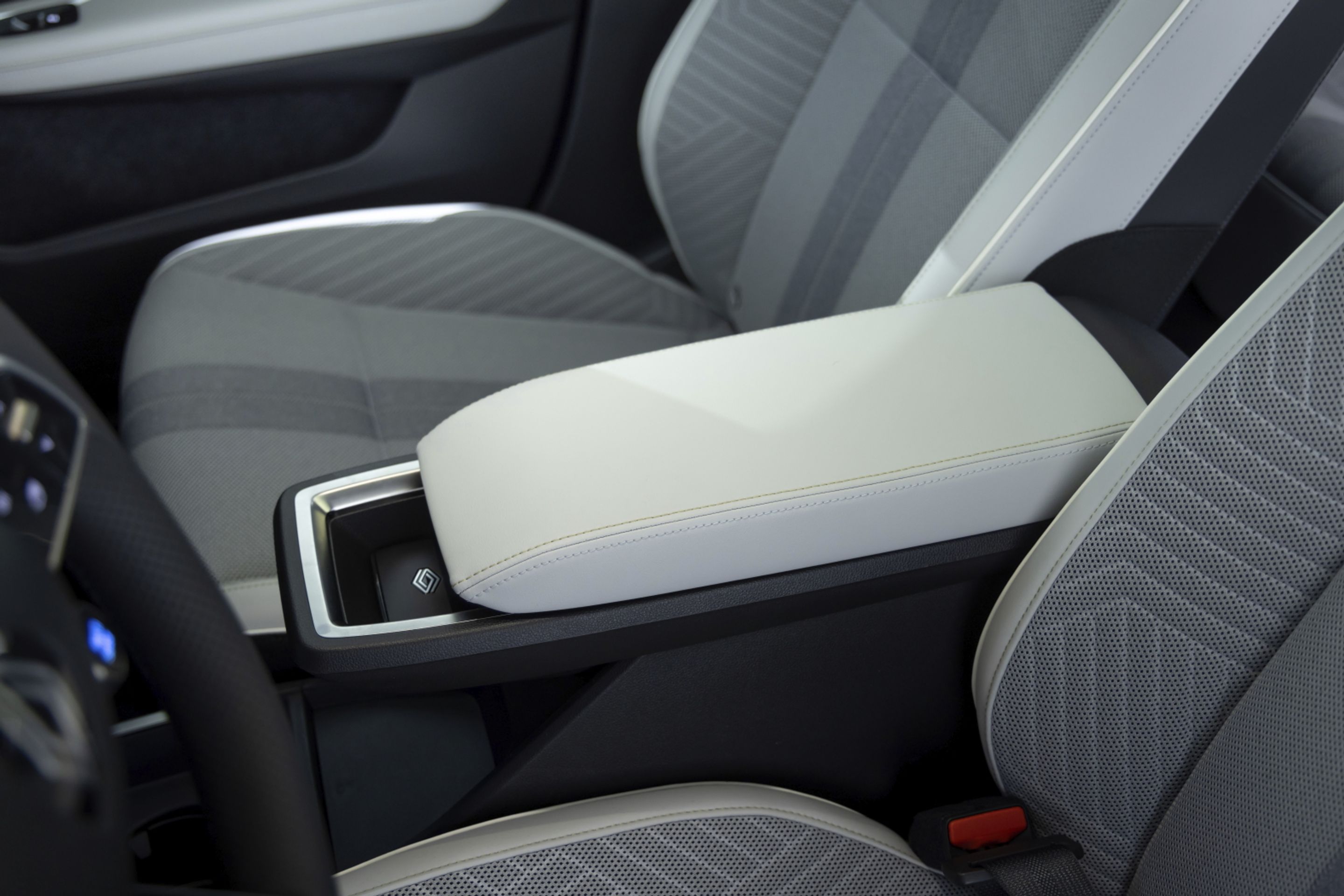 Renault Scenic E-Tech - Nový Renault Scenic je elektrický (12/22)