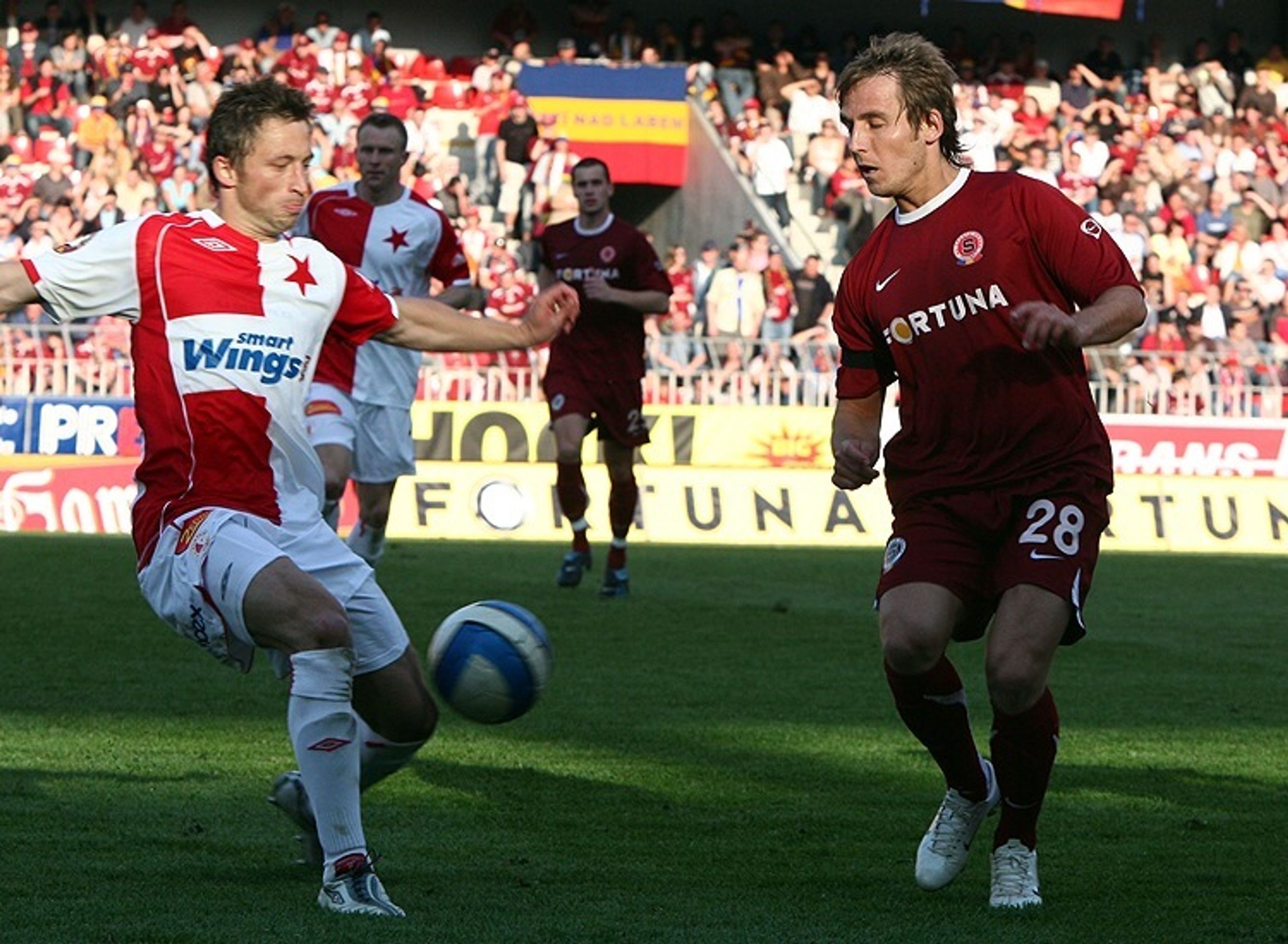 Záložník Sparty Miroslav Matušovič si za nefotbalové praktiky vysloužil trest na dva zápasy. Ilustrační foto. - Horváth vystřelil Spartě výhru v derby (8/21)